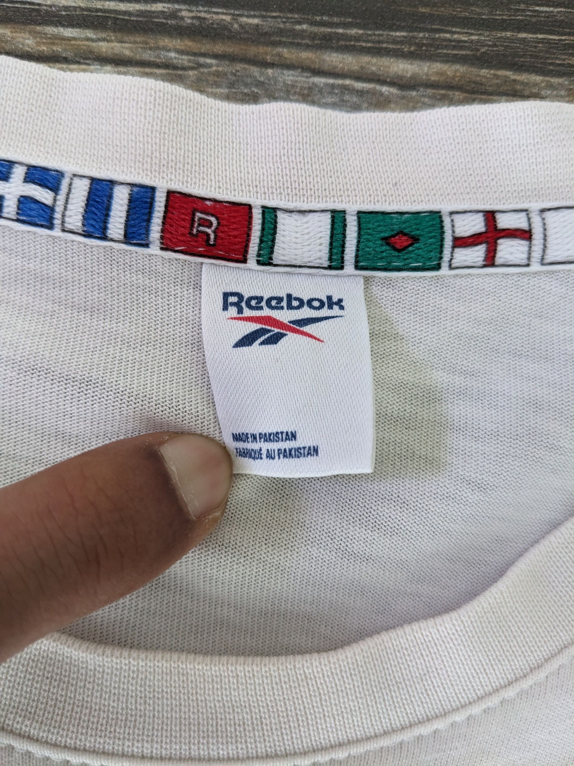 Reebok × Vintage Vintage Reebok Tee International Association Size US M / EU 48-50 / 2 - 5 Thumbnail