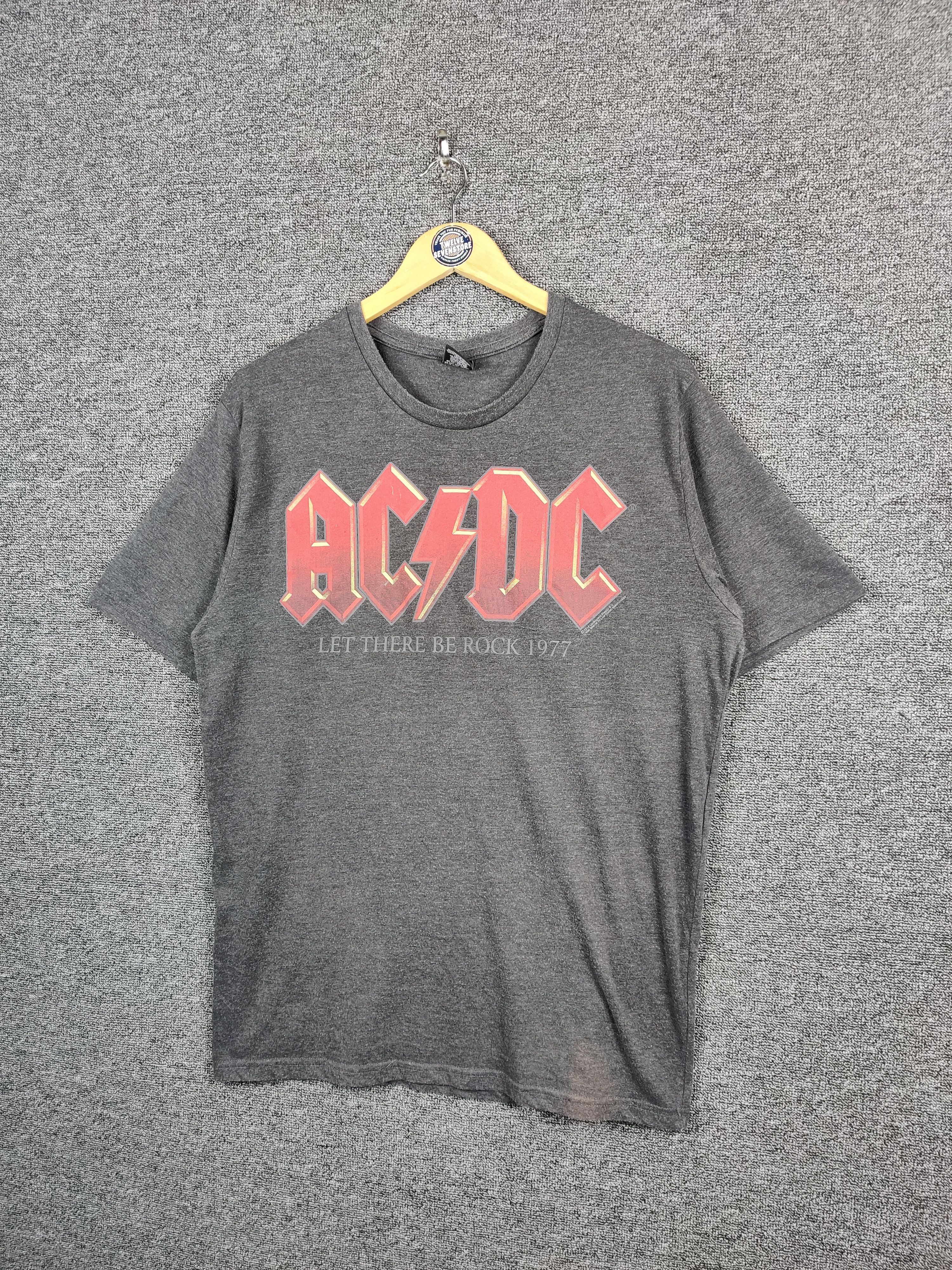 Band Tees Vintage Acdc "Let There Be Rock 1977" Band Tee Tshirt Size US XL / EU 56 / 4 - 2 Thumbnail