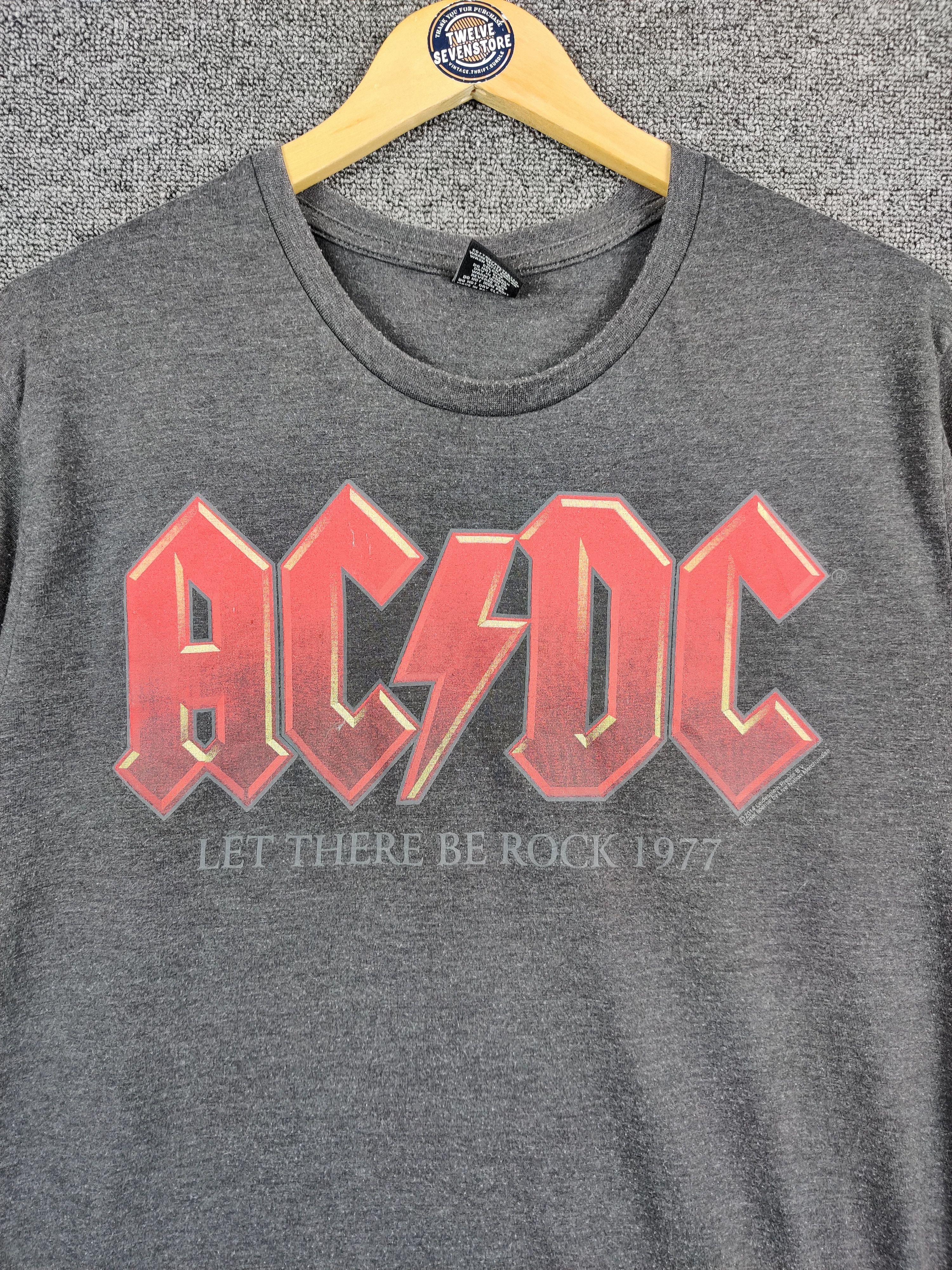 Band Tees Vintage Acdc "Let There Be Rock 1977" Band Tee Tshirt Size US XL / EU 56 / 4 - 4 Thumbnail