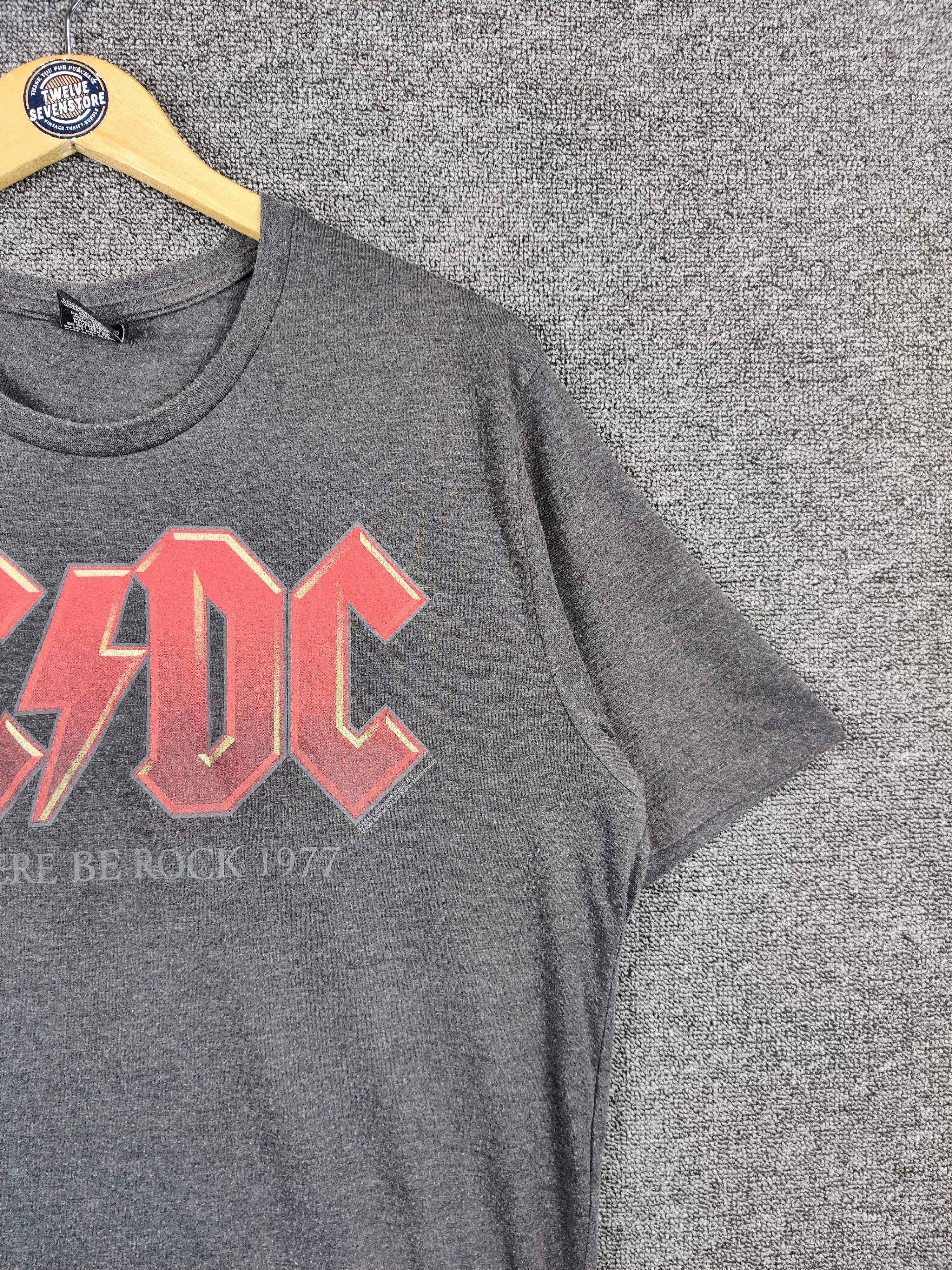 Band Tees Vintage Acdc "Let There Be Rock 1977" Band Tee Tshirt Size US XL / EU 56 / 4 - 3 Thumbnail