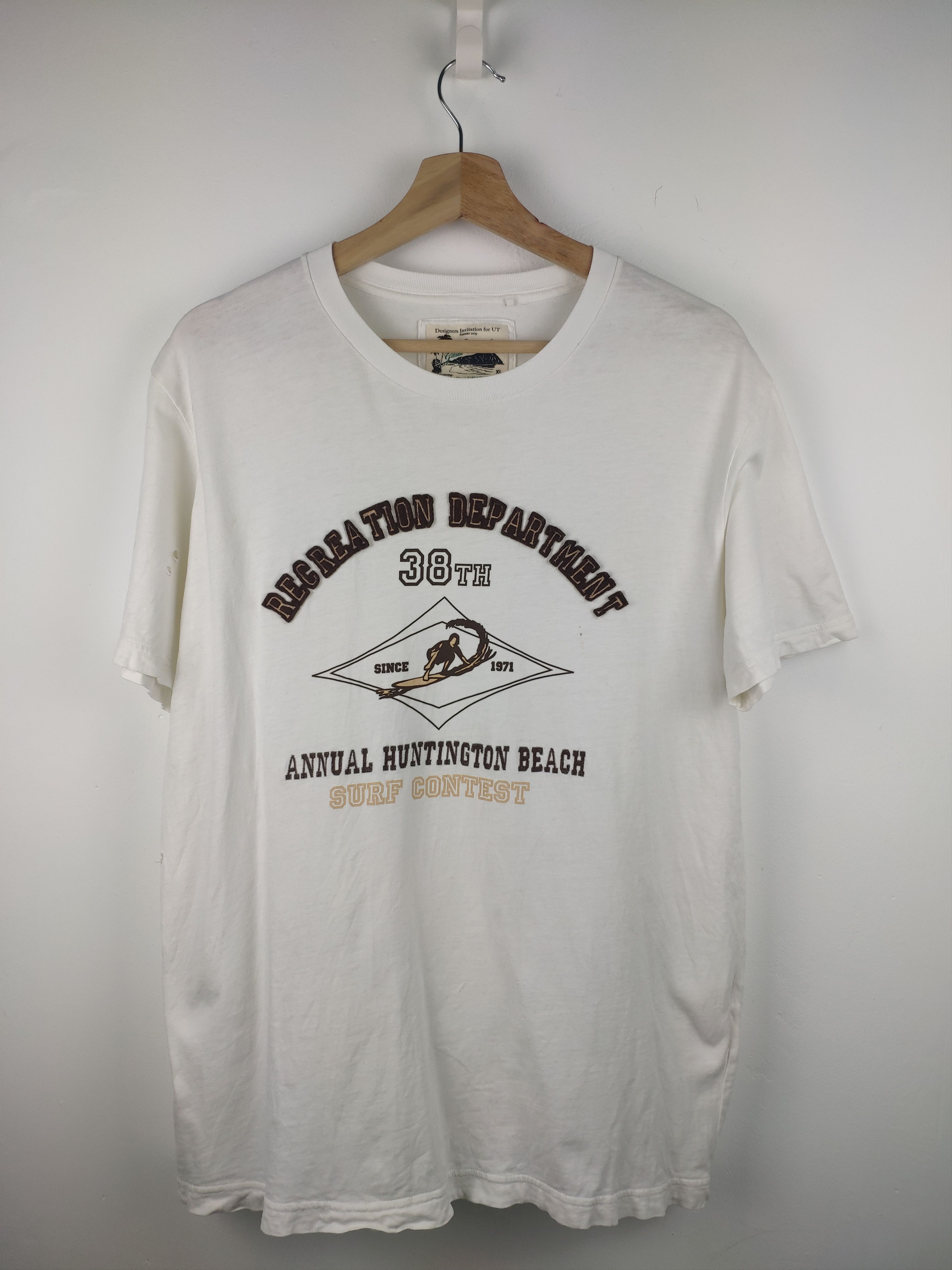 image of Steal Vintage Uniqlo Shirt Hawaii Surf Contest Tee in White, Men's (Size Medium)