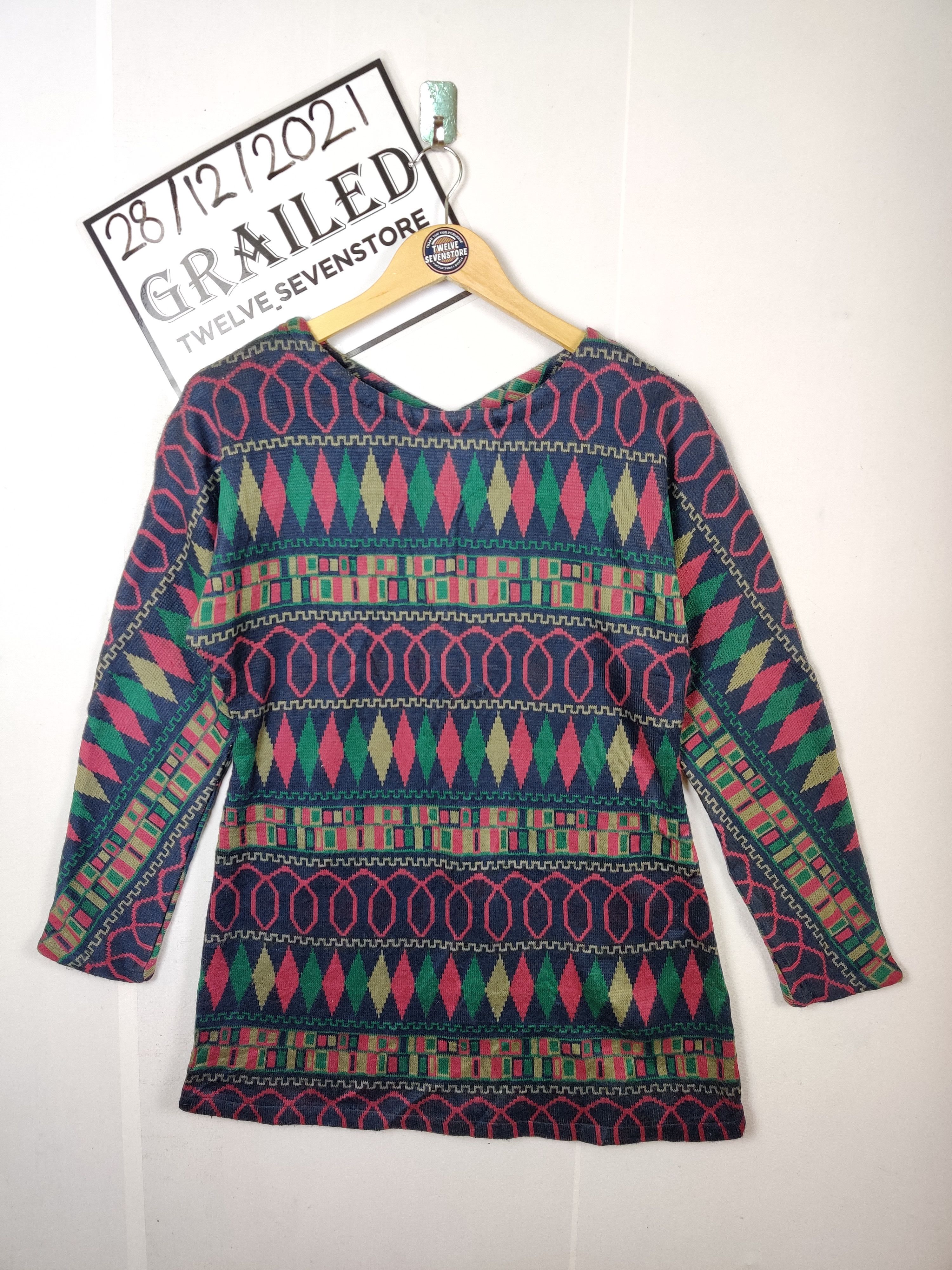 Native Vintage Japanese Brand Knit Sweater Women Native Style Size M / US 6-8 / IT 42-44 - 1 Thumbnail