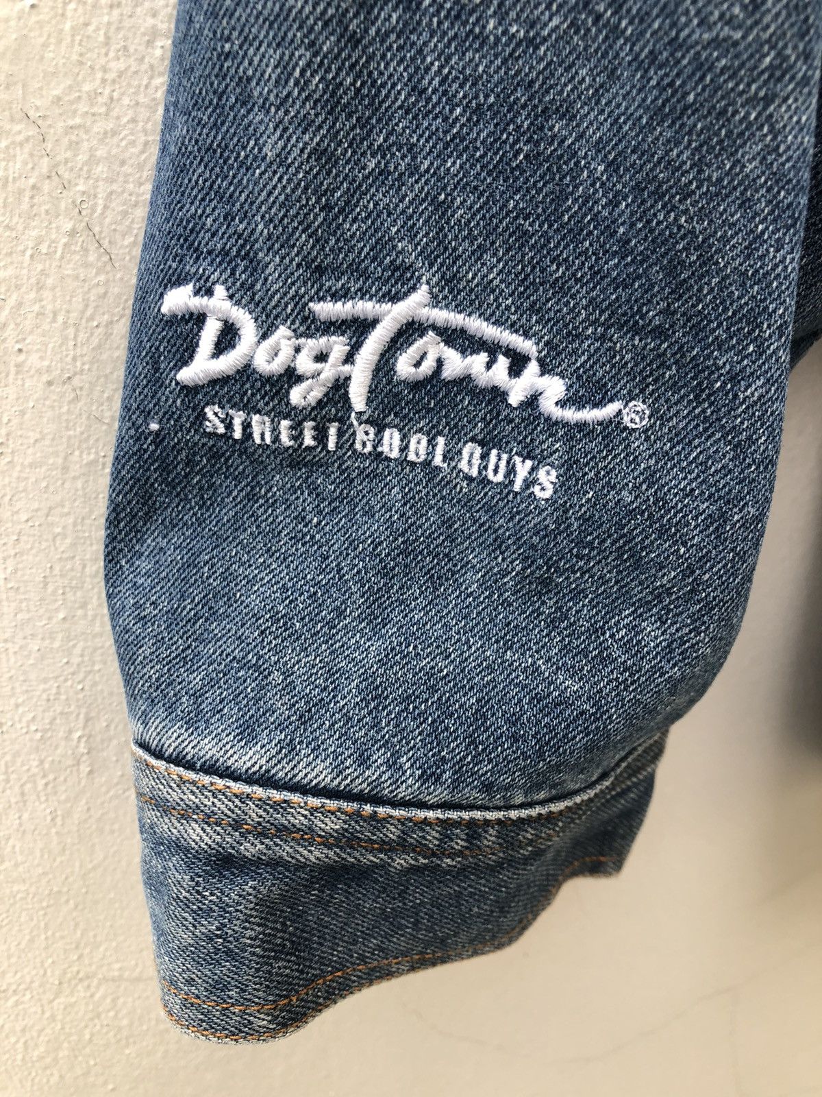 Dogtown Vintage Dog Town Distress Patchwork Oversized Denim Jacket Size US L / EU 52-54 / 3 - 12 Thumbnail