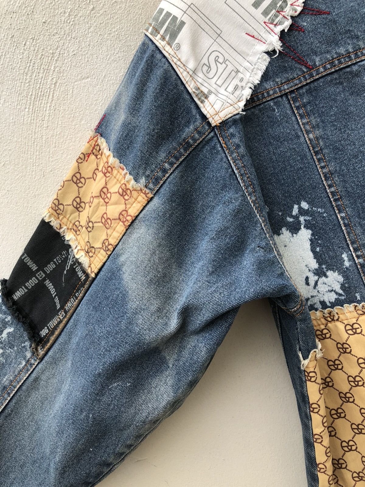 Dogtown Vintage Dog Town Distress Patchwork Oversized Denim Jacket Size US L / EU 52-54 / 3 - 20 Thumbnail