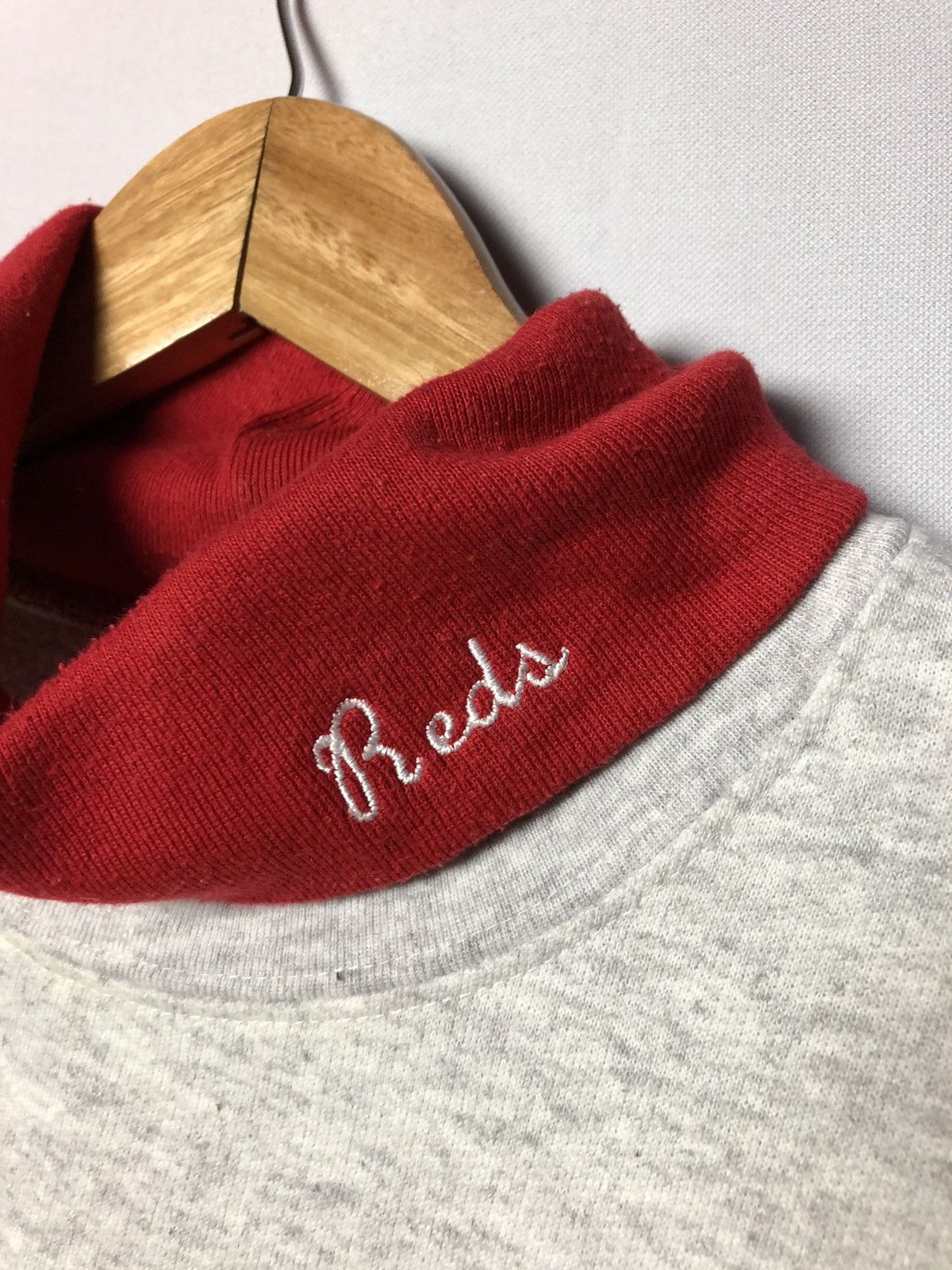 Majestic Vintage Cincinnati Reds baseball team sweaters Size US M / EU 48-50 / 2 - 3 Thumbnail