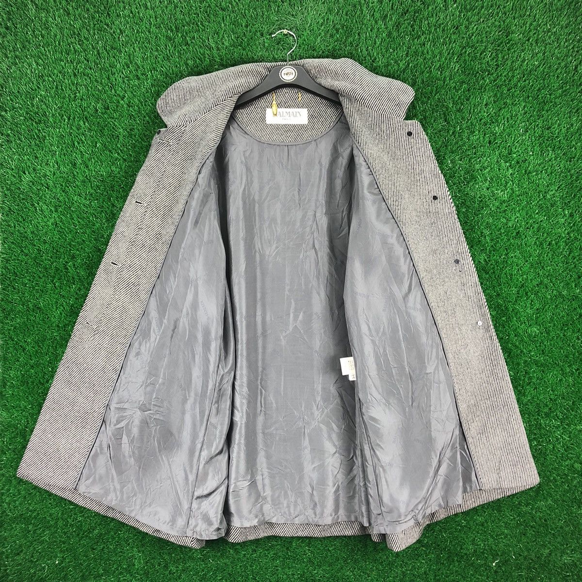 Balmain Vintage Balmain Paris Down Jacket for Women Size M / US 6-8 / IT 42-44 - 7 Thumbnail