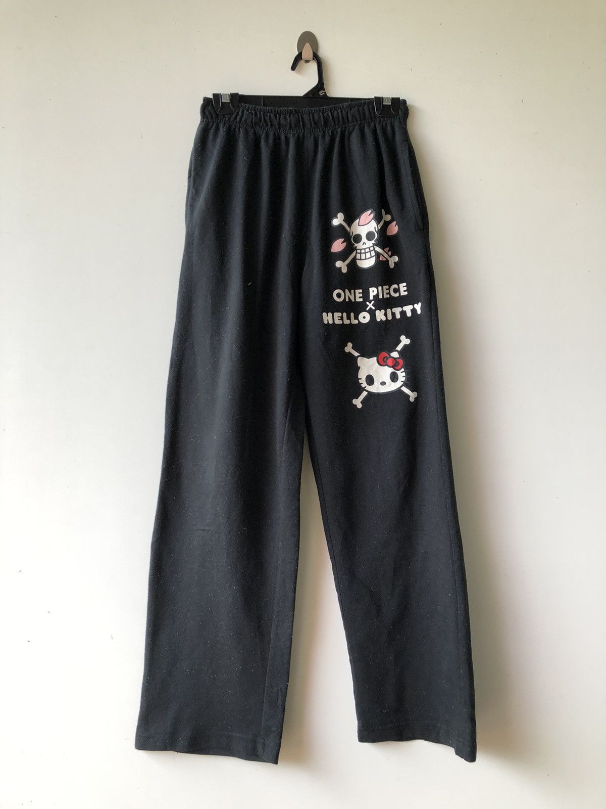 One piece x Hello kitty sleep pants black design