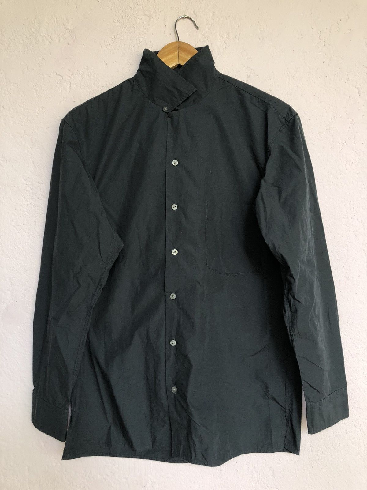 Undercover Undercover x Uniqlo Polo black Shirt good condition Size US M / EU 48-50 / 2 - 1 Thumbnail