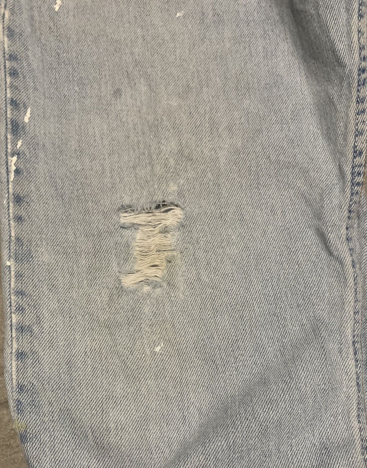 Levi's Vintage Levis 505 Regular Light Wash Jeans Distressed Size US 32 / EU 48 - 14 Thumbnail