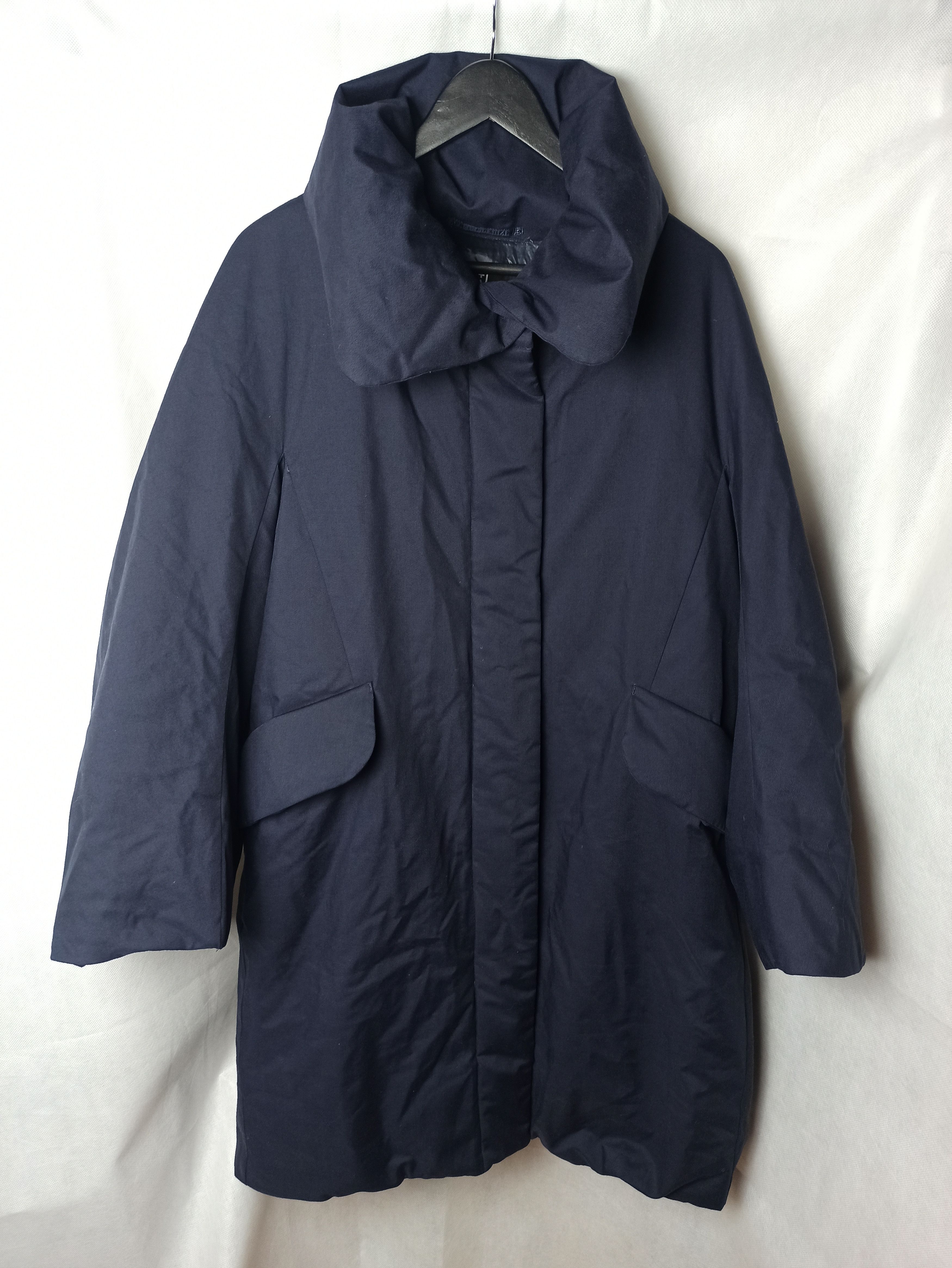 image of Jil Sander x Uniqlo Women's +J Hybrid Down Coat in Navy (Size Large)