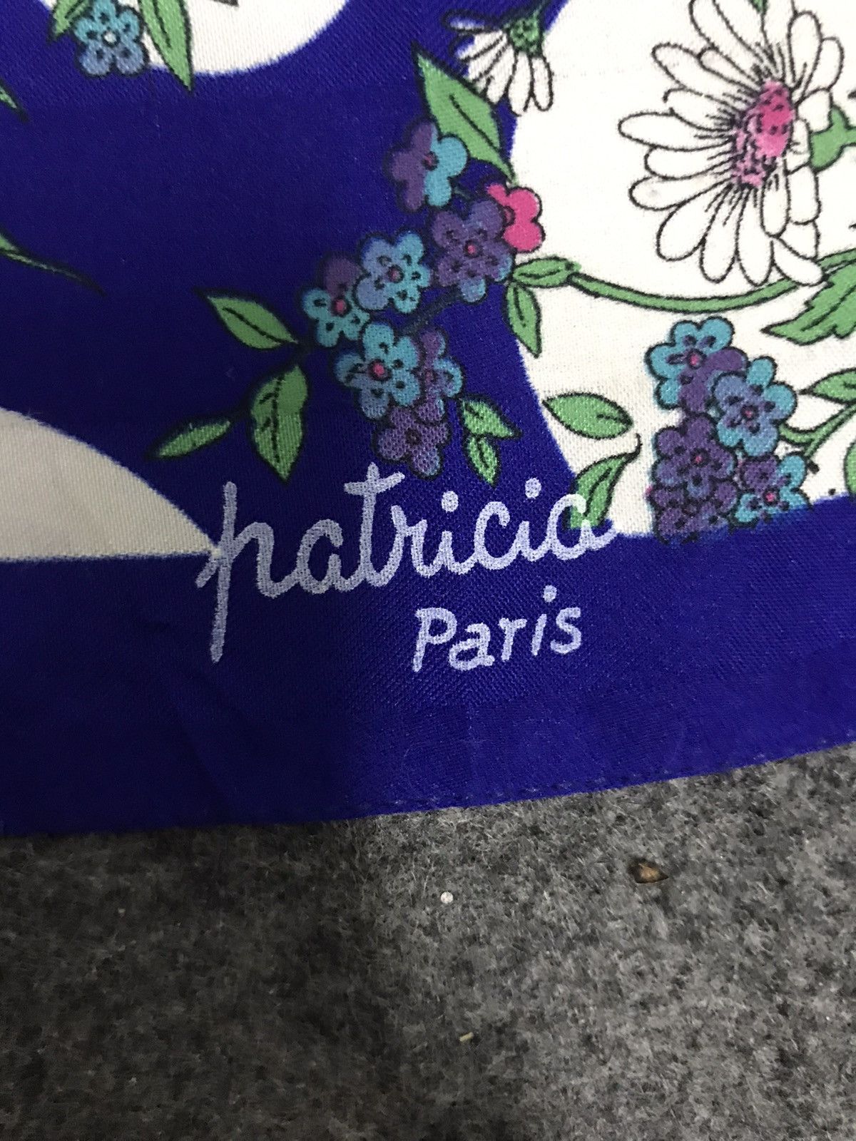 Vintage Vintage 90s Patricia Paris Silk Scarf Baroque Nice Design Size ONE SIZE - 5 Thumbnail
