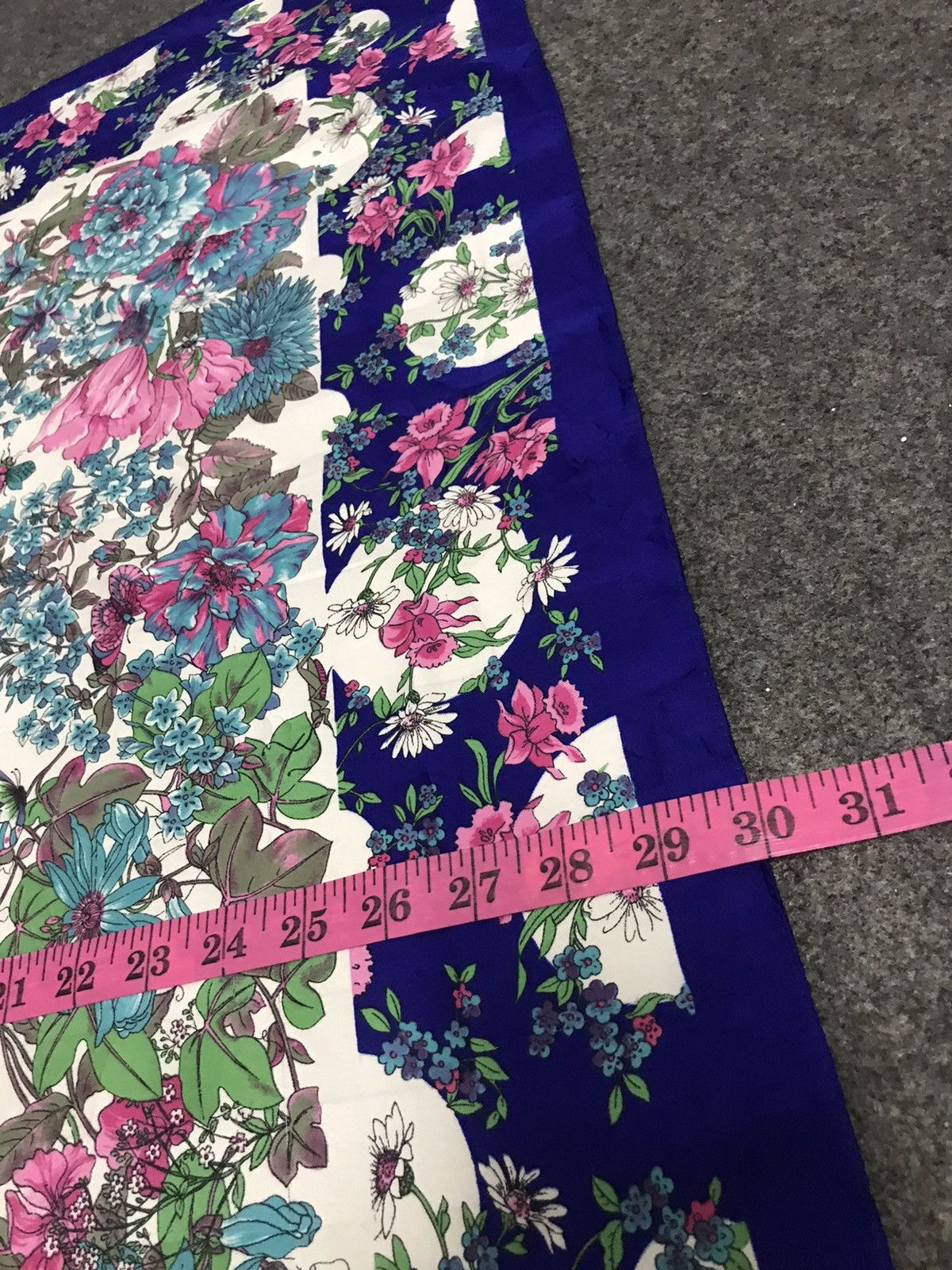 Vintage Vintage 90s Patricia Paris Silk Scarf Baroque Nice Design Size ONE SIZE - 6 Thumbnail