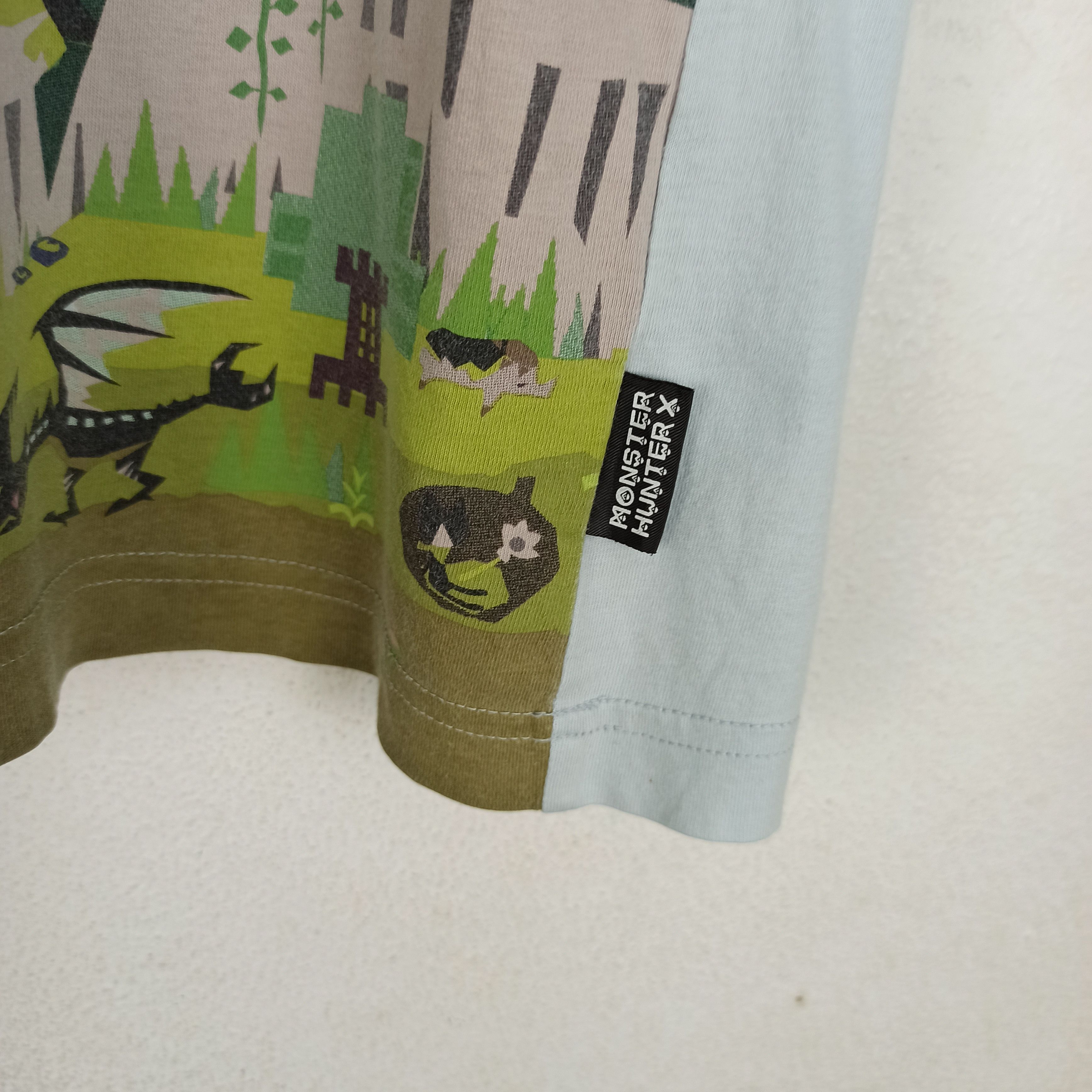 Cartoon Network Monster Hunter X Full Print T-shirt by Uniqlo Size US L / EU 52-54 / 3 - 5 Thumbnail