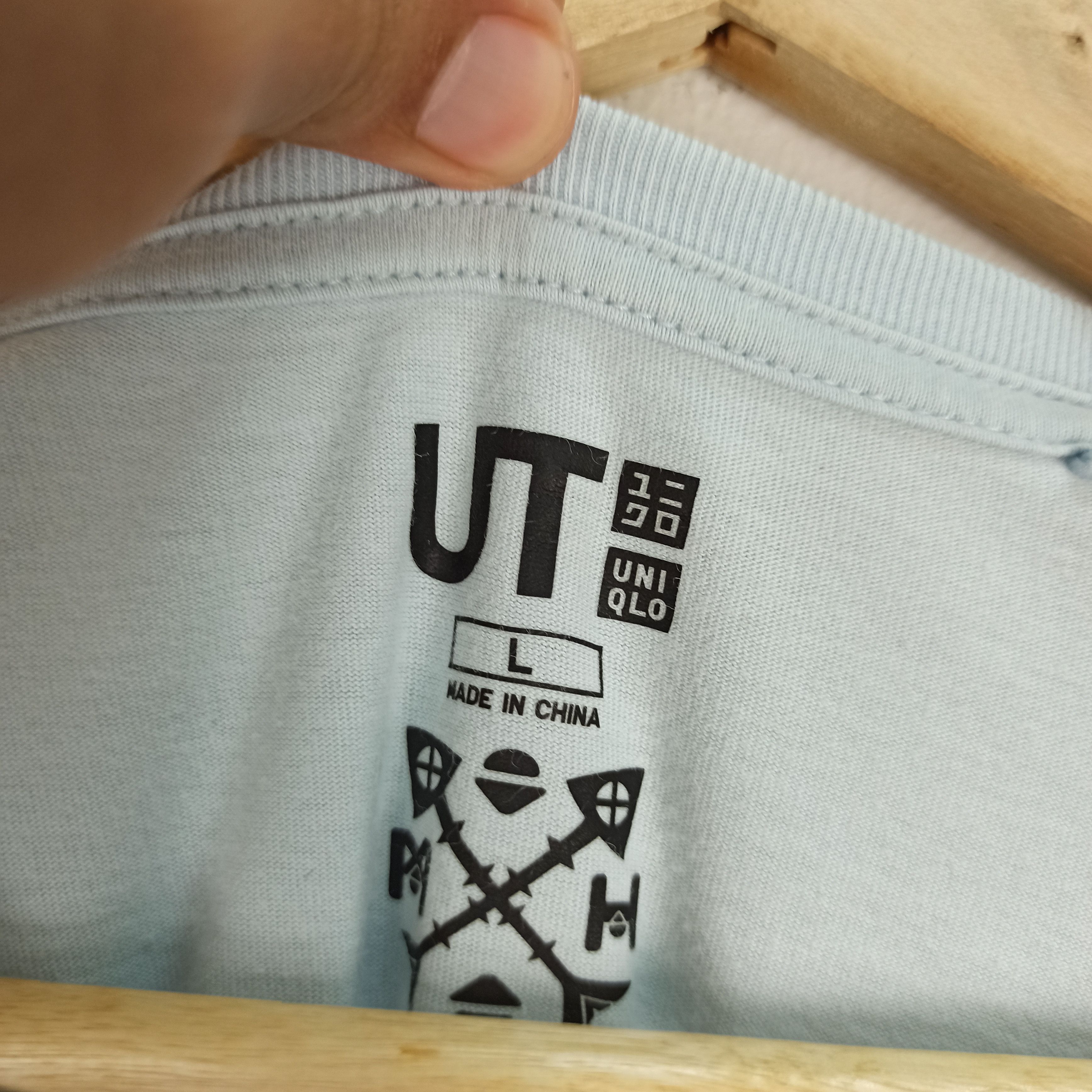 Cartoon Network Monster Hunter X Full Print T-shirt by Uniqlo Size US L / EU 52-54 / 3 - 7 Thumbnail
