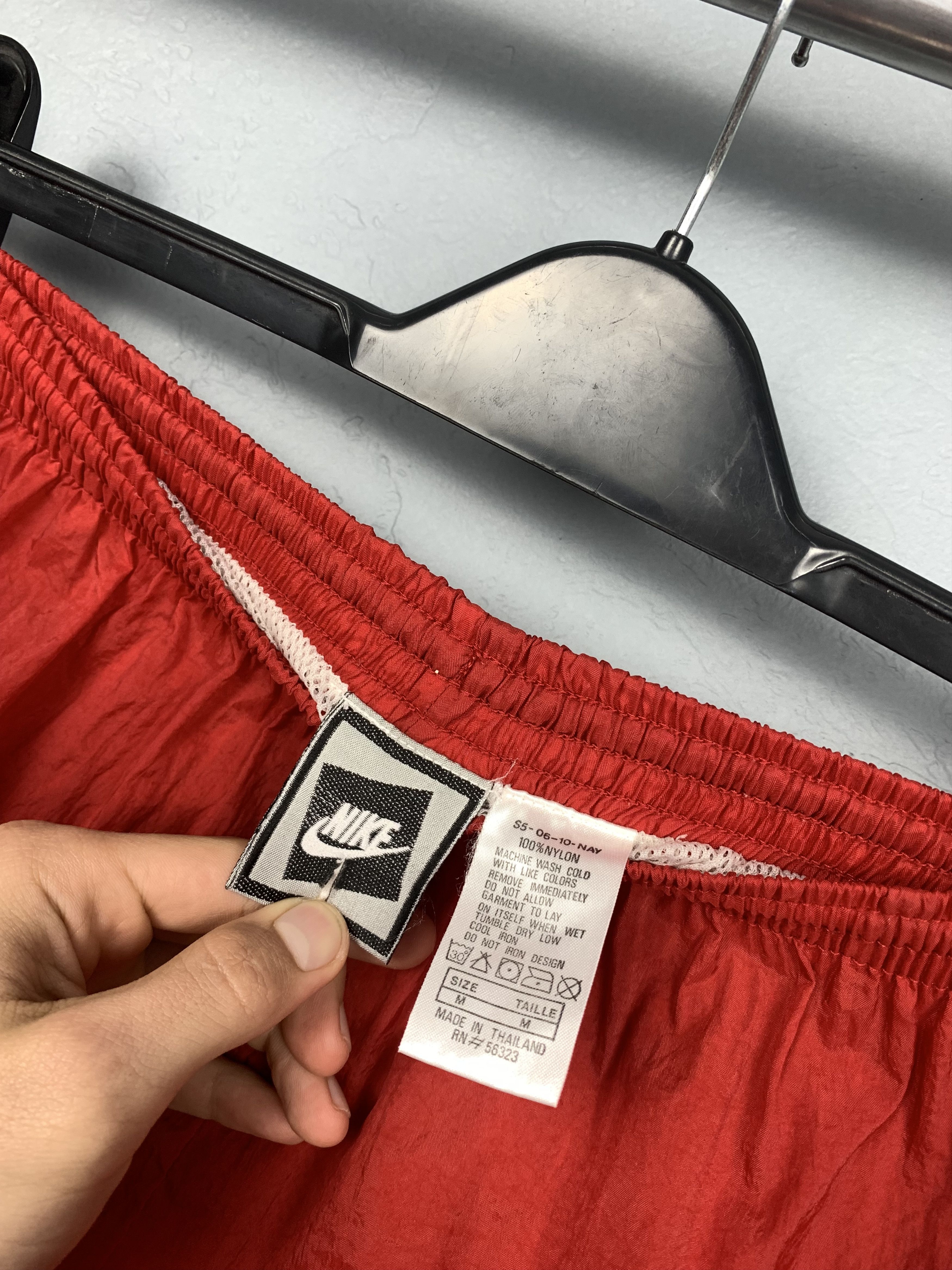 Nike × Vintage Nike 90s Vintage Nylon Mens Shorts Big Swoosh Size US 32 / EU 48 - 6 Thumbnail