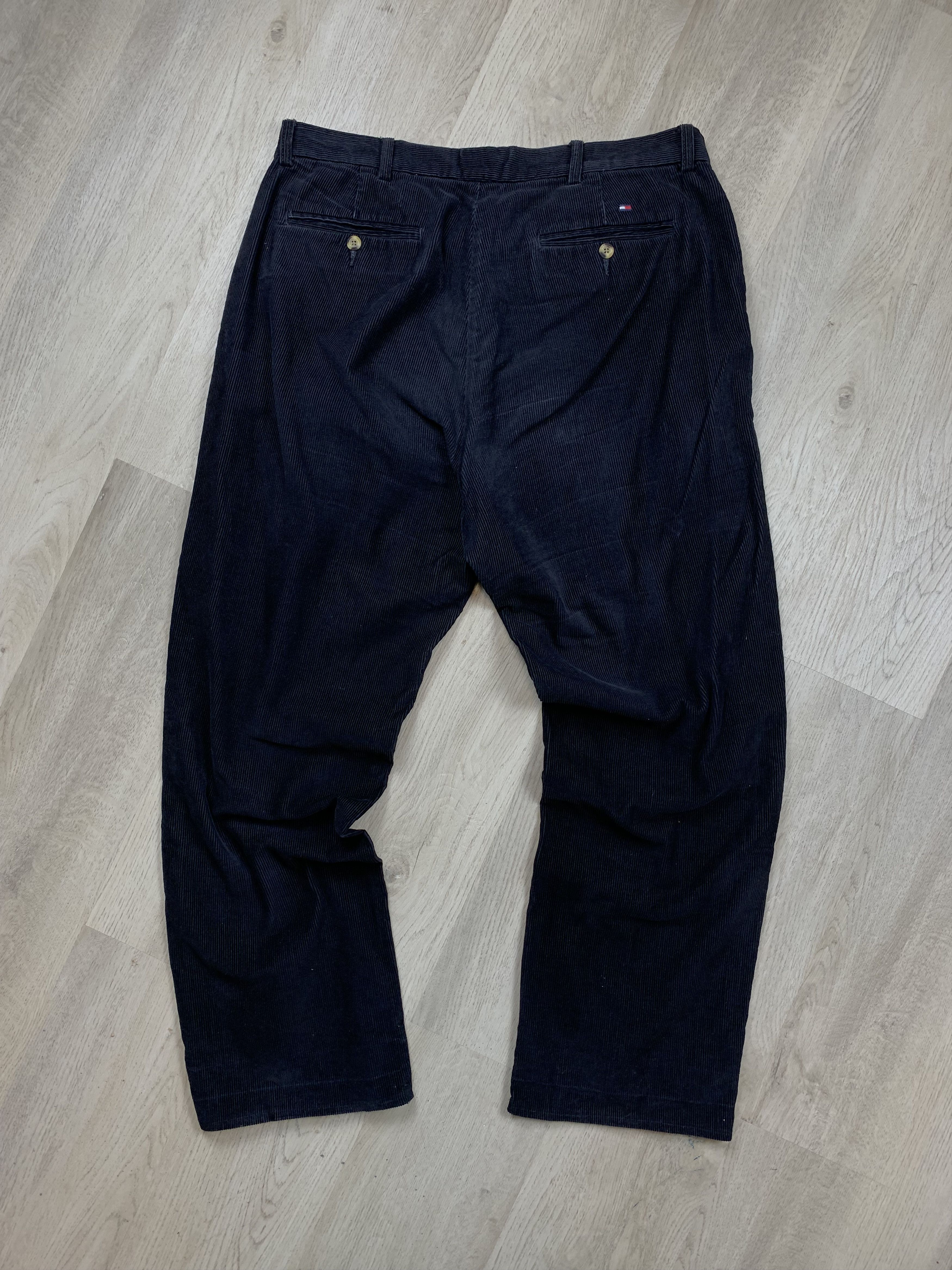 Tommy Hilfiger Tommy Hilfiger Vintage Mens Corduroy Pants Size US 36 / EU 52 - 1 Thumbnail