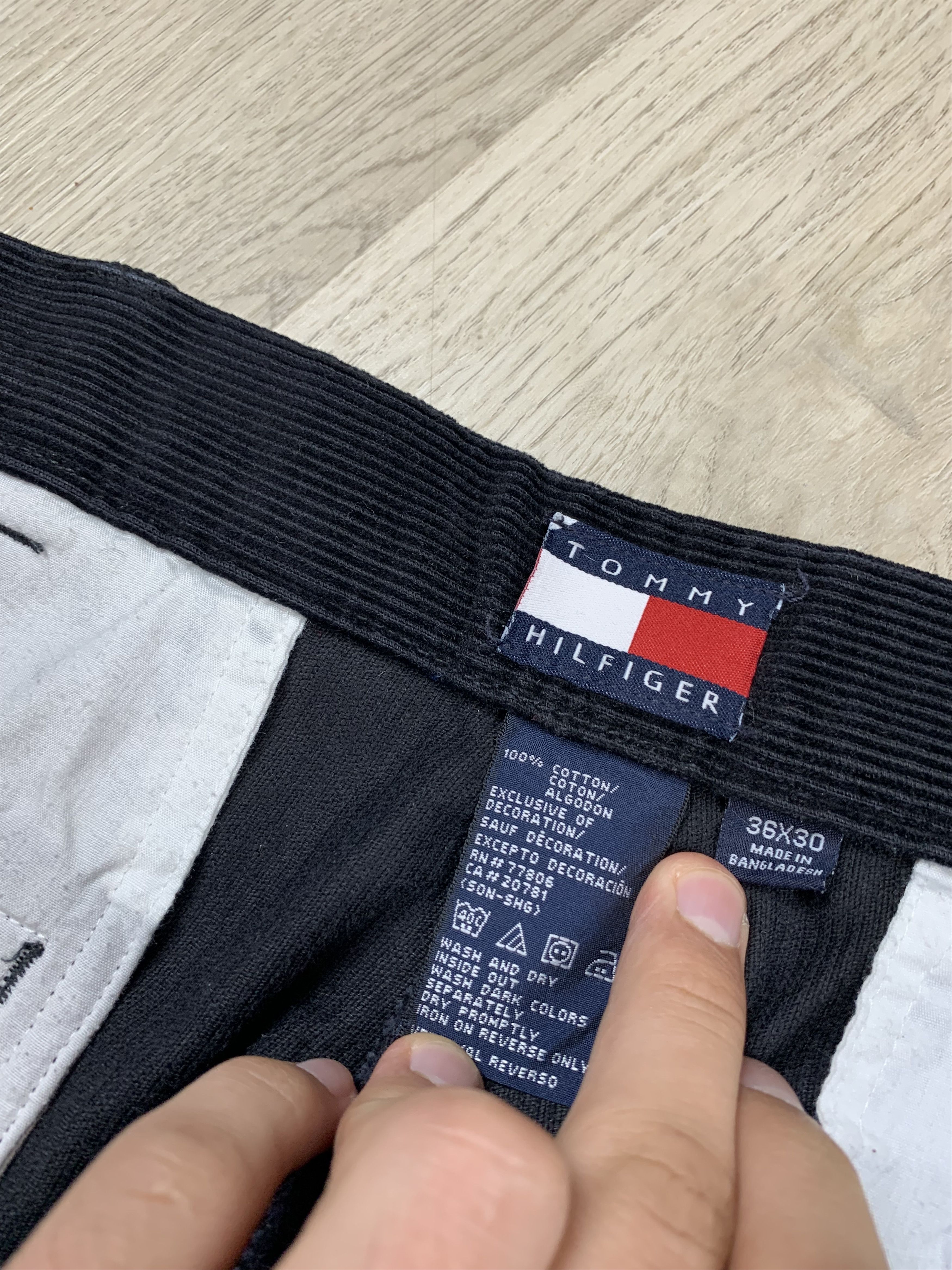 Tommy Hilfiger Tommy Hilfiger Vintage Mens Corduroy Pants Size US 36 / EU 52 - 8 Thumbnail