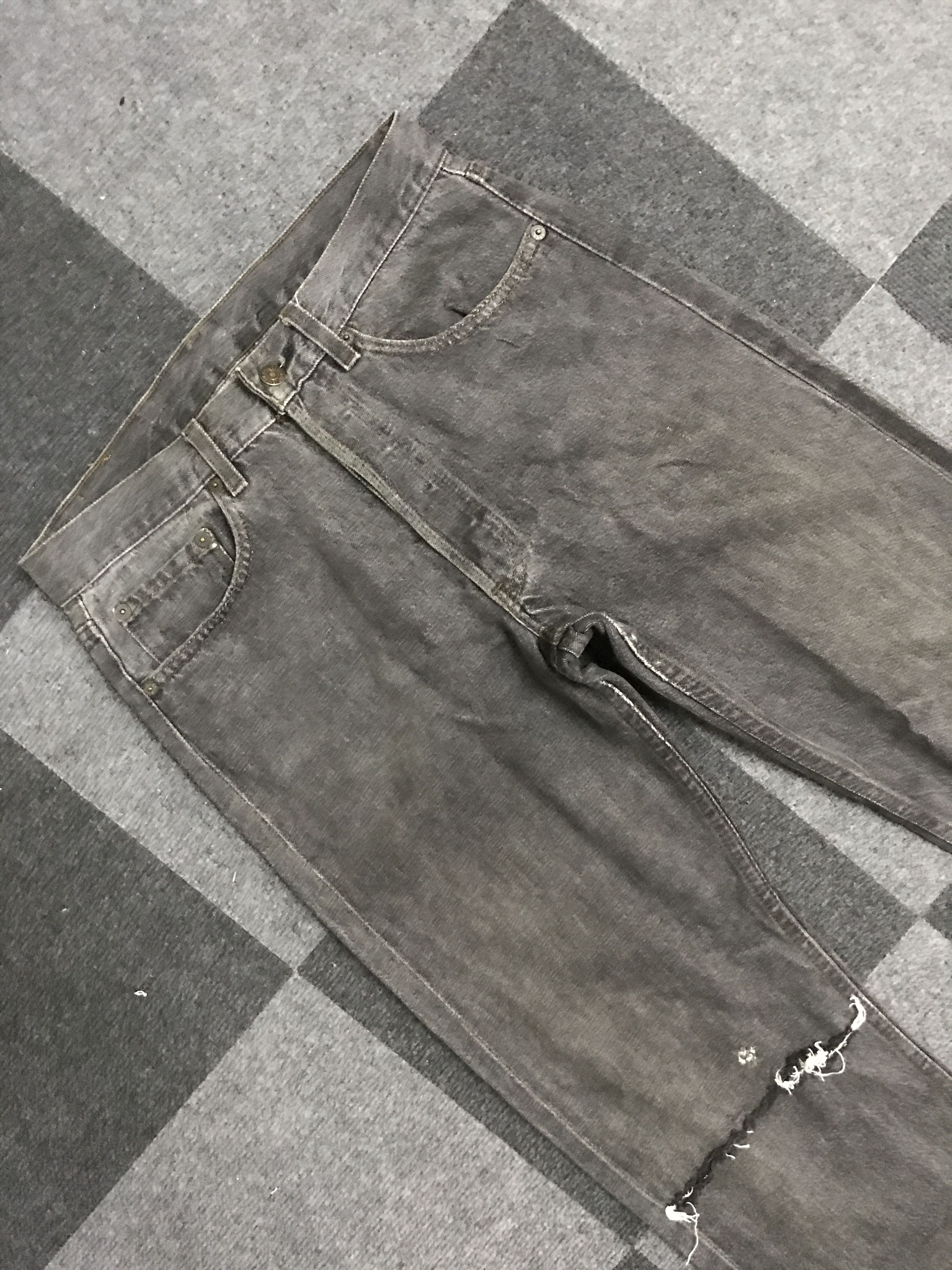 Levi's VLEV127-Vintage Levis 501 Black Distressed Jeans Size US 30 / EU 46 - 2 Thumbnail
