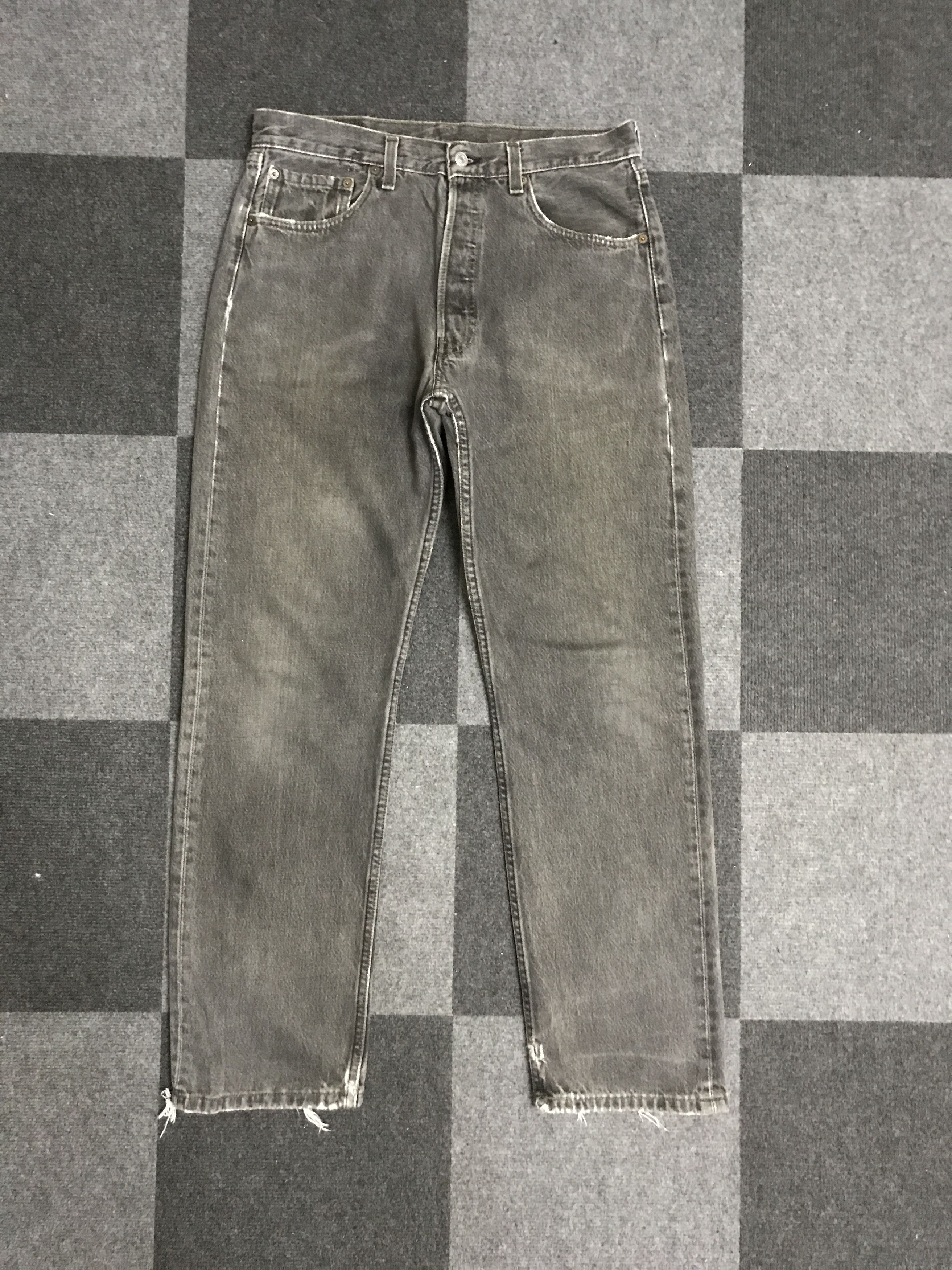 VLEV132-Vintage Levis 501 Black Wash Jeans
