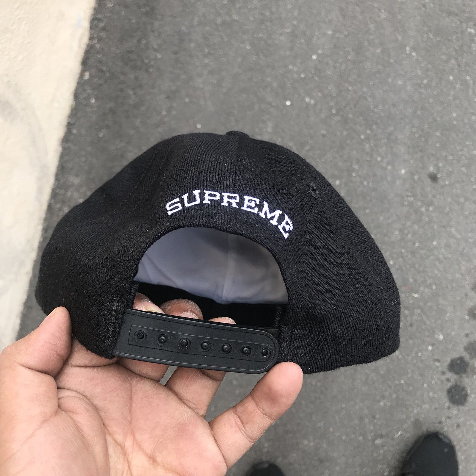 Supreme Supreme Arabic Logo Hat | Grailed