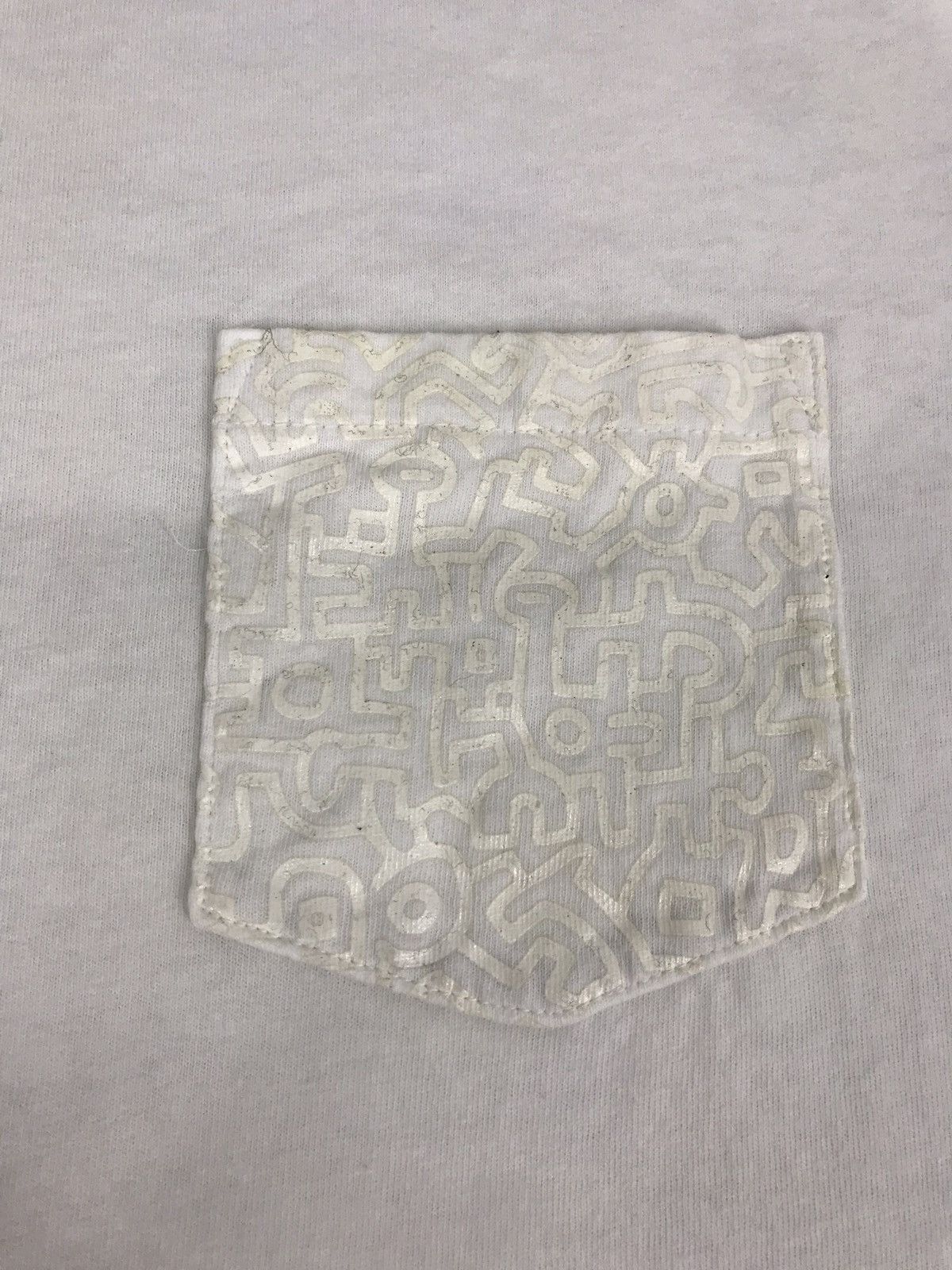 Designer Keith Haring Pocket Tee Best Buddies Minimalist Art Size US L / EU 52-54 / 3 - 6 Thumbnail