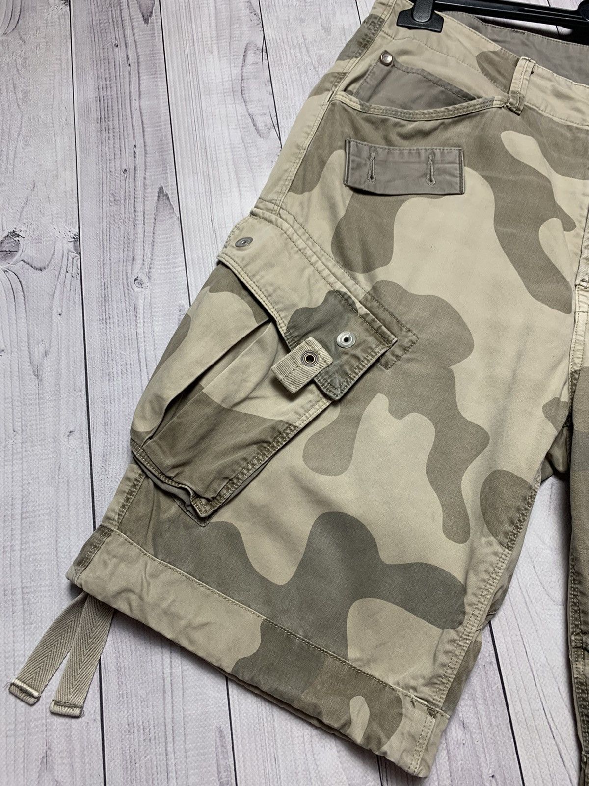 G-Star × Vintage Vintage G Star cargo shorts Camo size 29 Size US 29 - 3 Thumbnail