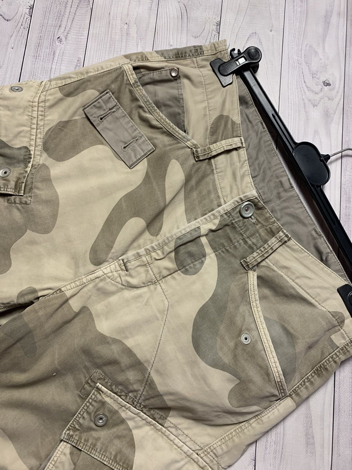 G-Star × Vintage Vintage G Star cargo shorts Camo size 29 Size US 29 - 6 Thumbnail