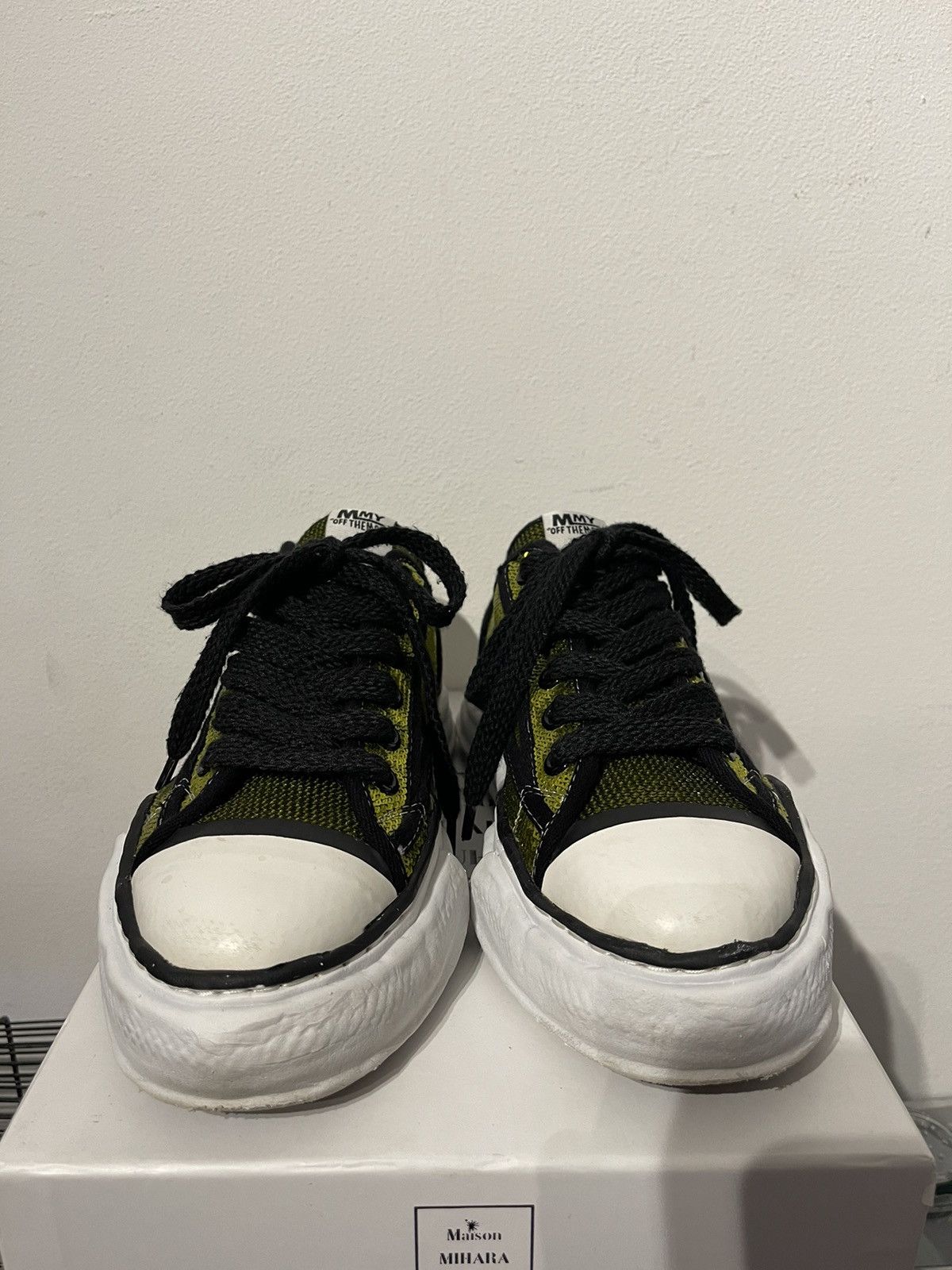 Maison MIHARA YASUHIRO Maison Mihara Yasuhiro Sequin Lime OG Sole Sneakers Size US 8.5 / EU 41-42 - 2 Thumbnail