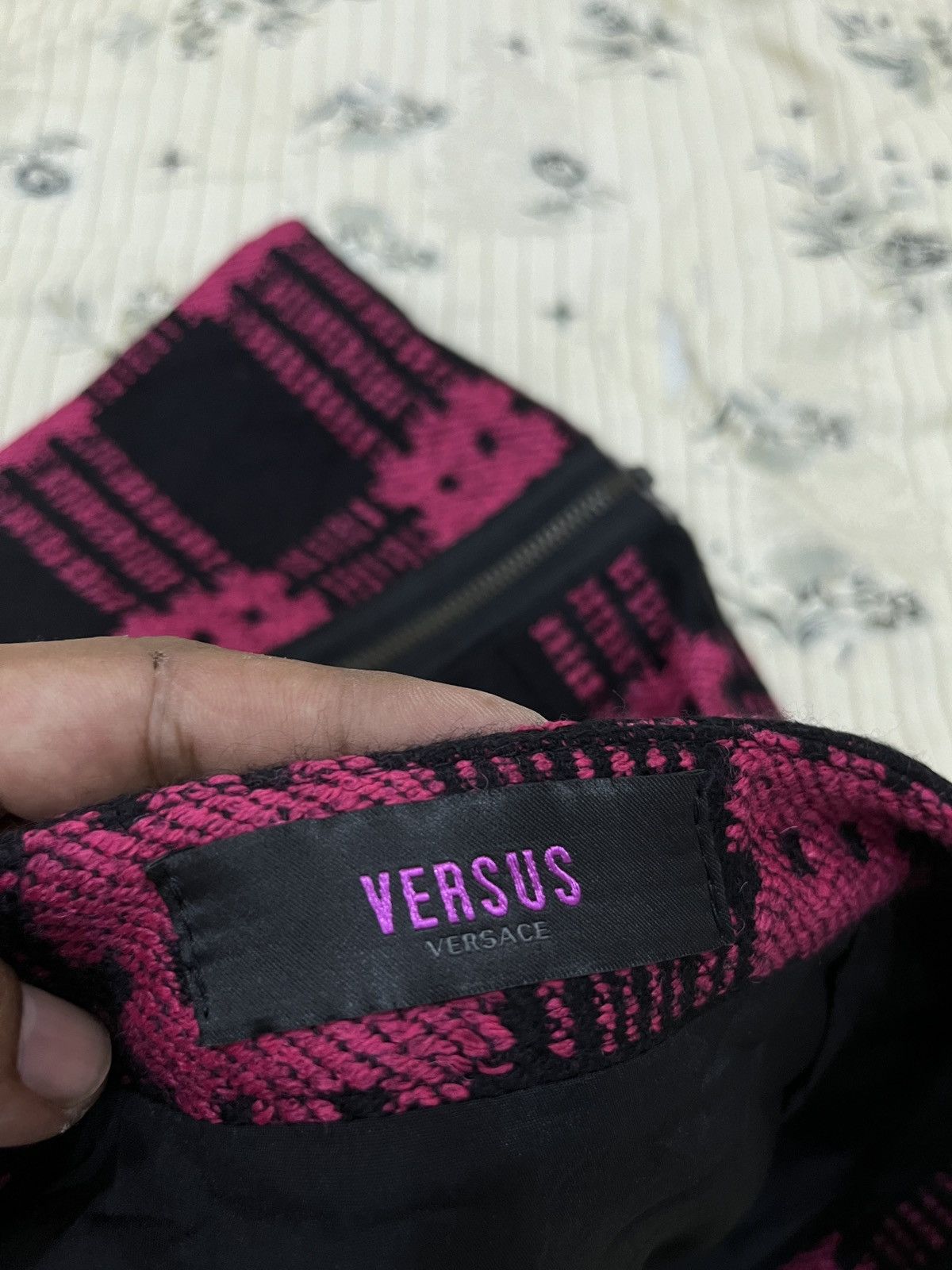 Designer × Versace × Versus Versace (Gggg). VERSUS VERSACE HYPE MINI SKIRTS Size 27" / US 4 / IT 40 - 8 Thumbnail