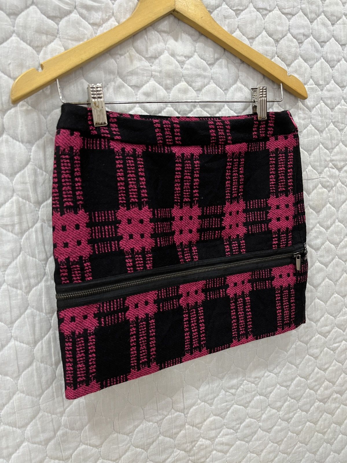 Designer × Versace × Versus Versace (Gggg). VERSUS VERSACE HYPE MINI SKIRTS Size 27" / US 4 / IT 40 - 3 Thumbnail