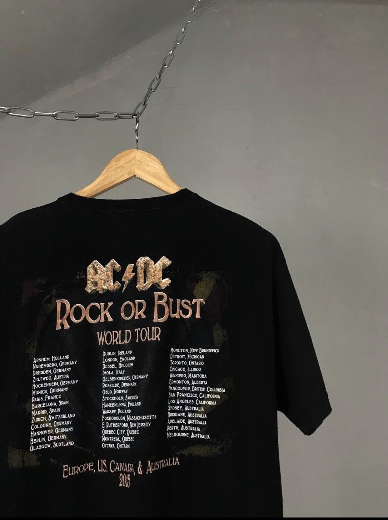 Band Tees AC/DC 2015 vintage rock band tour tee Size US L / EU 52-54 / 3 - 6 Thumbnail