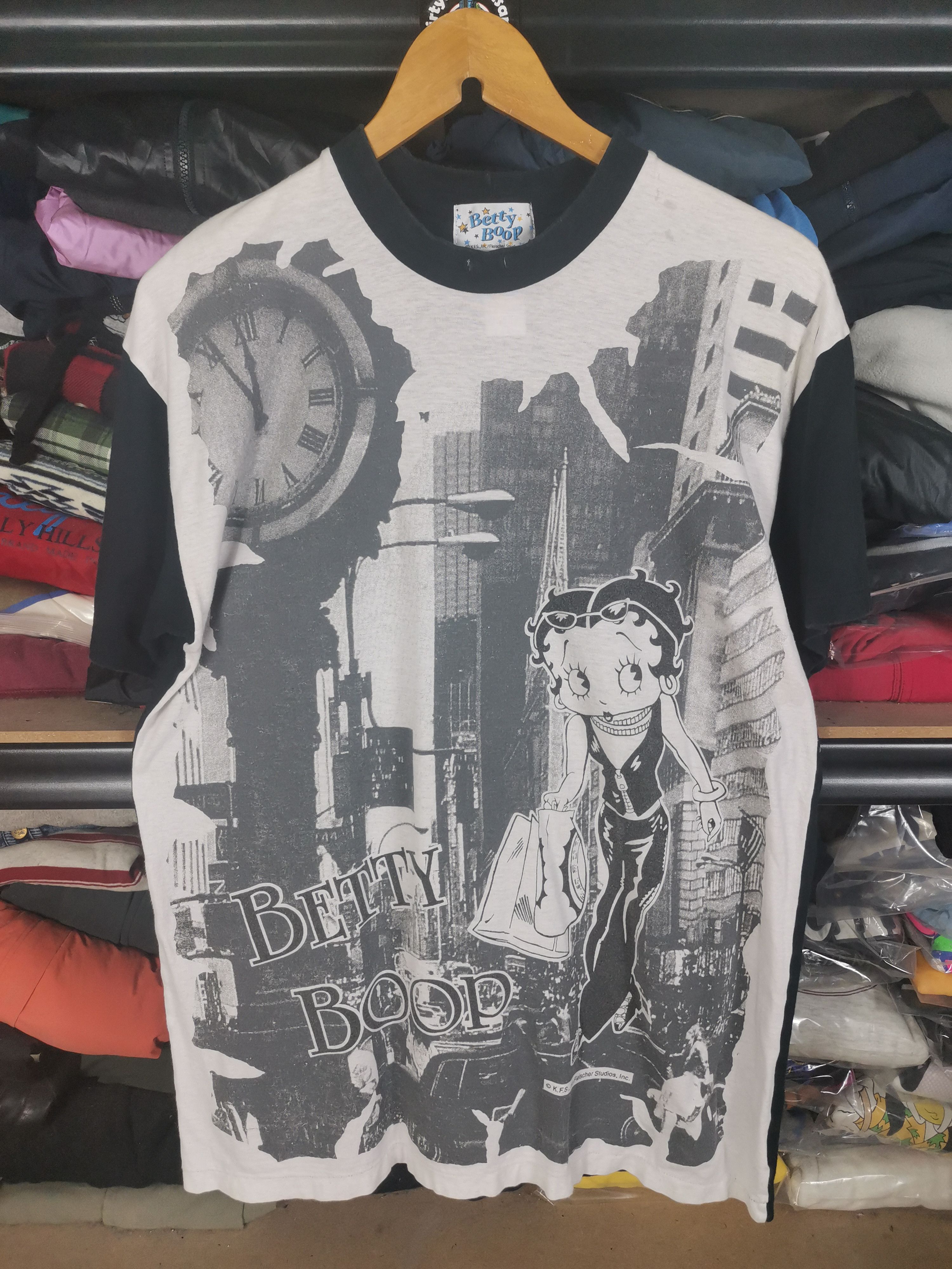 Anime Vintage 90s Betty Boop Fullprint Tshirt Size US M / EU 48-50 / 2 - 1 Thumbnail