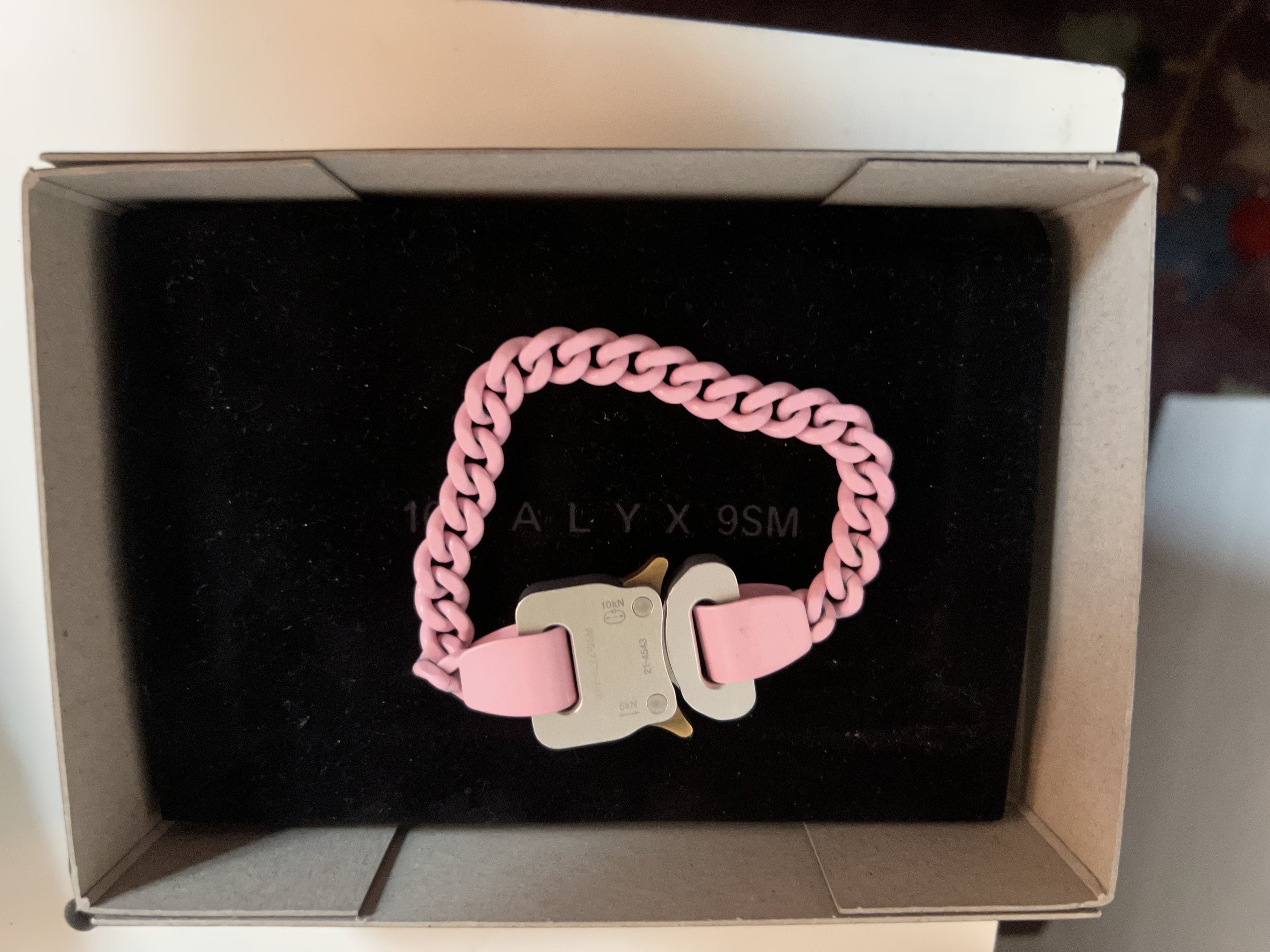 1017 ALYX 9SM 1017 ALYX 9SM Classic Pink Chainlink and Buckle Bracelet Size ONE SIZE - 3 Thumbnail