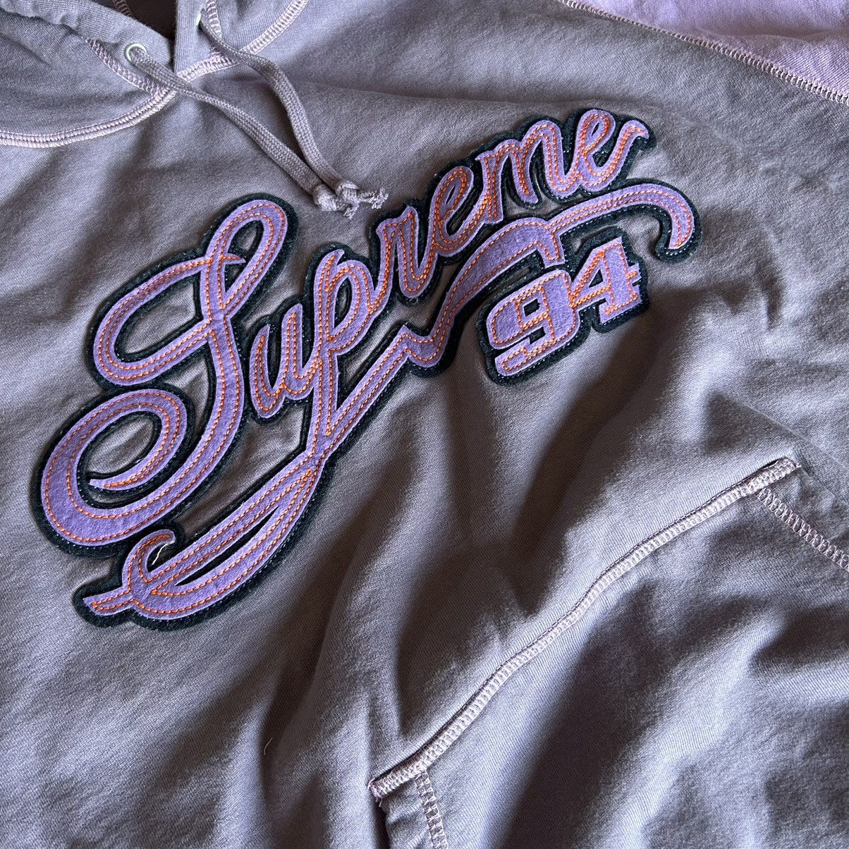 Supreme 2021 SPRiNG SUMMER DUSTY PURPLE PANELED SCRiPT HOODiE Size US S / EU 44-46 / 1 - 2 Thumbnail