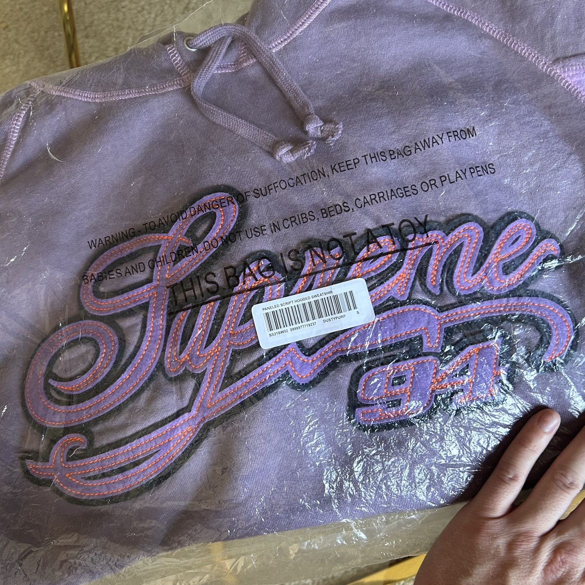 Supreme 2021 SPRiNG SUMMER DUSTY PURPLE PANELED SCRiPT HOODiE Size US S / EU 44-46 / 1 - 13 Thumbnail
