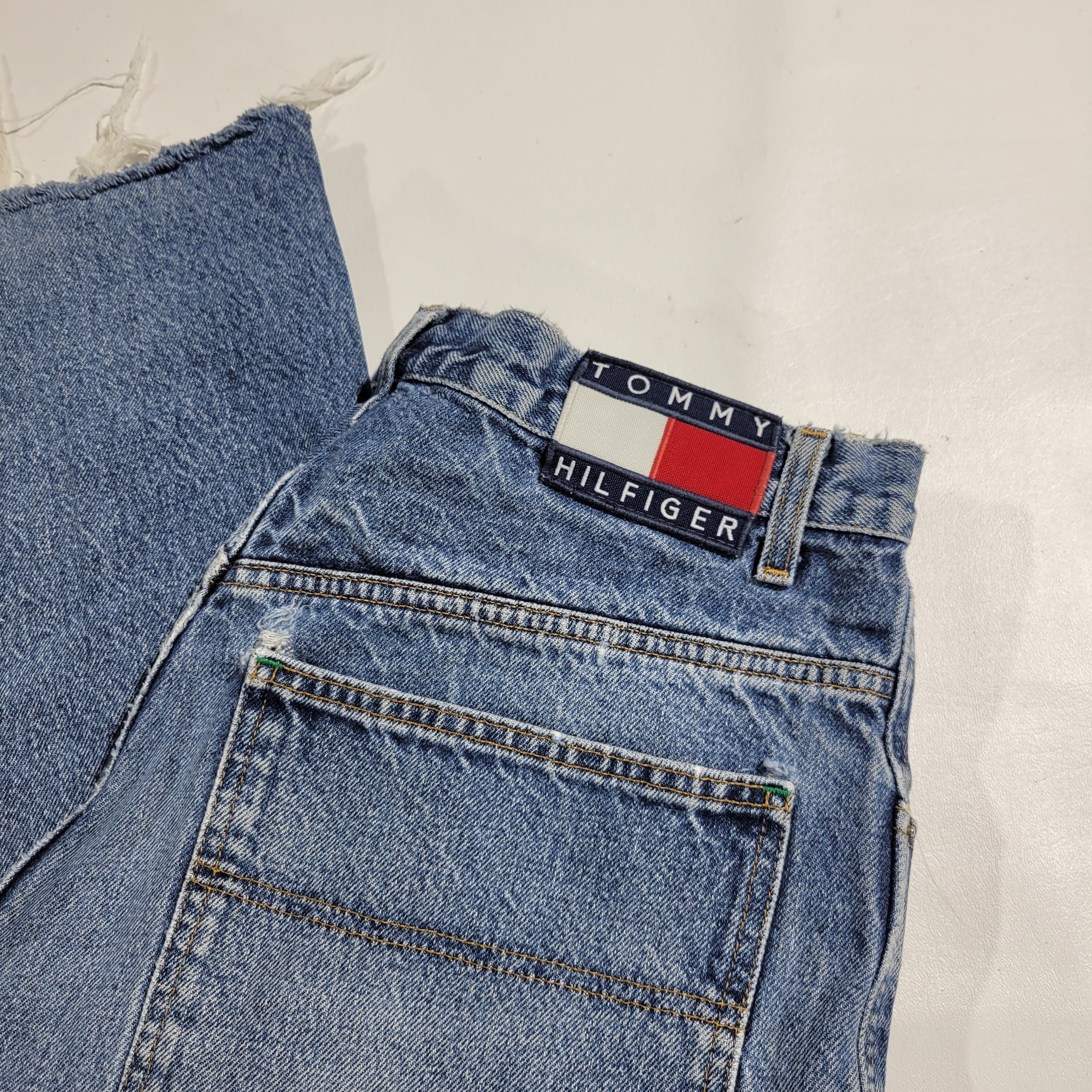 Tommy Hilfiger × Vintage 90's Tommy Hilfiger Jeans 32x28 Size US 32 / EU 48 - 2 Thumbnail