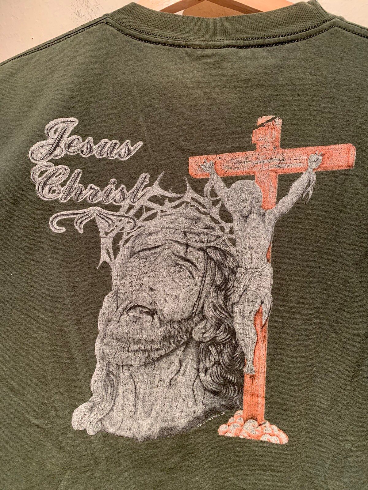 Vintage *RARE* Vintage Jesus Christ Crucifixion Religious T-Shirt Size US L / EU 52-54 / 3 - 4 Thumbnail