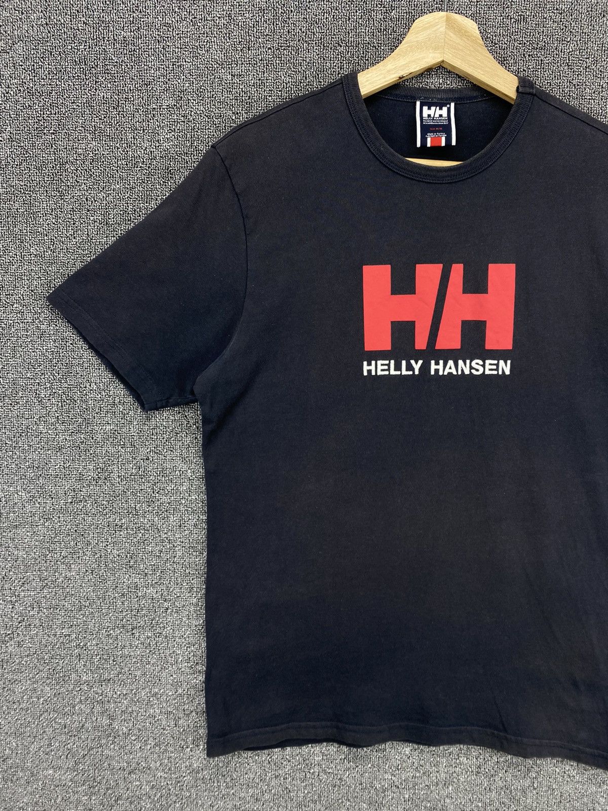 Helly Hansen Vintage Helly Hansen Big Logo Tees T Shirts Size US M / EU 48-50 / 2 - 3 Thumbnail
