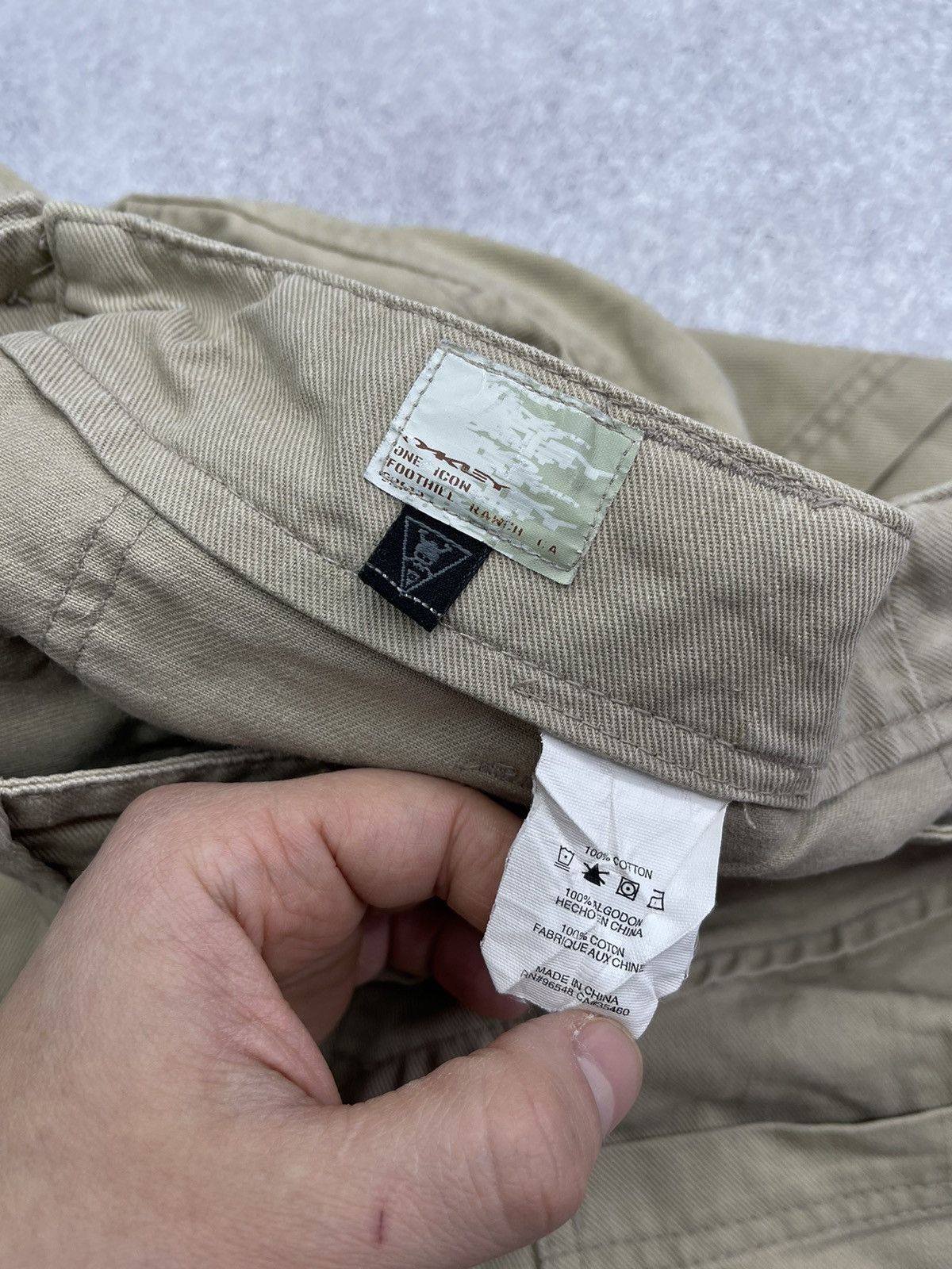 Oakley Vintage Oakley Shorts Beige Y2K Size US 34 / EU 50 - 13 Thumbnail