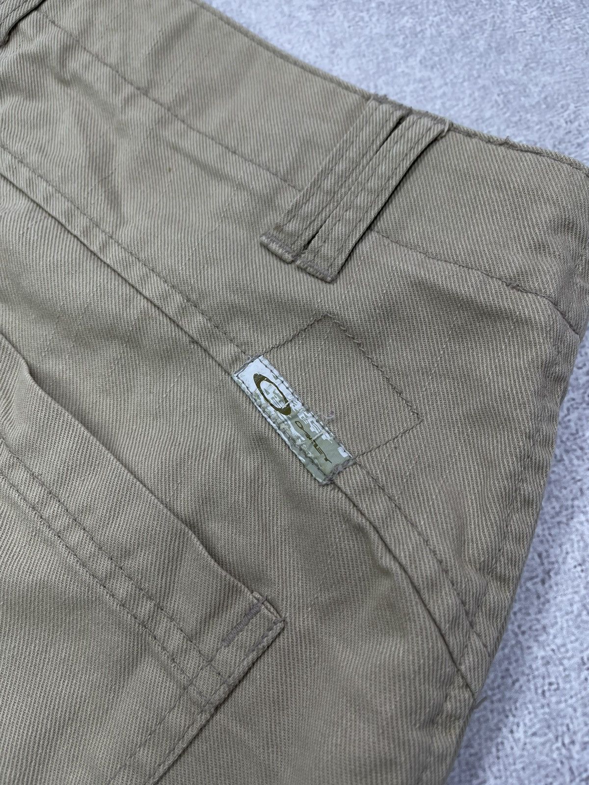 Oakley Vintage Oakley Shorts Beige Y2K Size US 34 / EU 50 - 6 Thumbnail