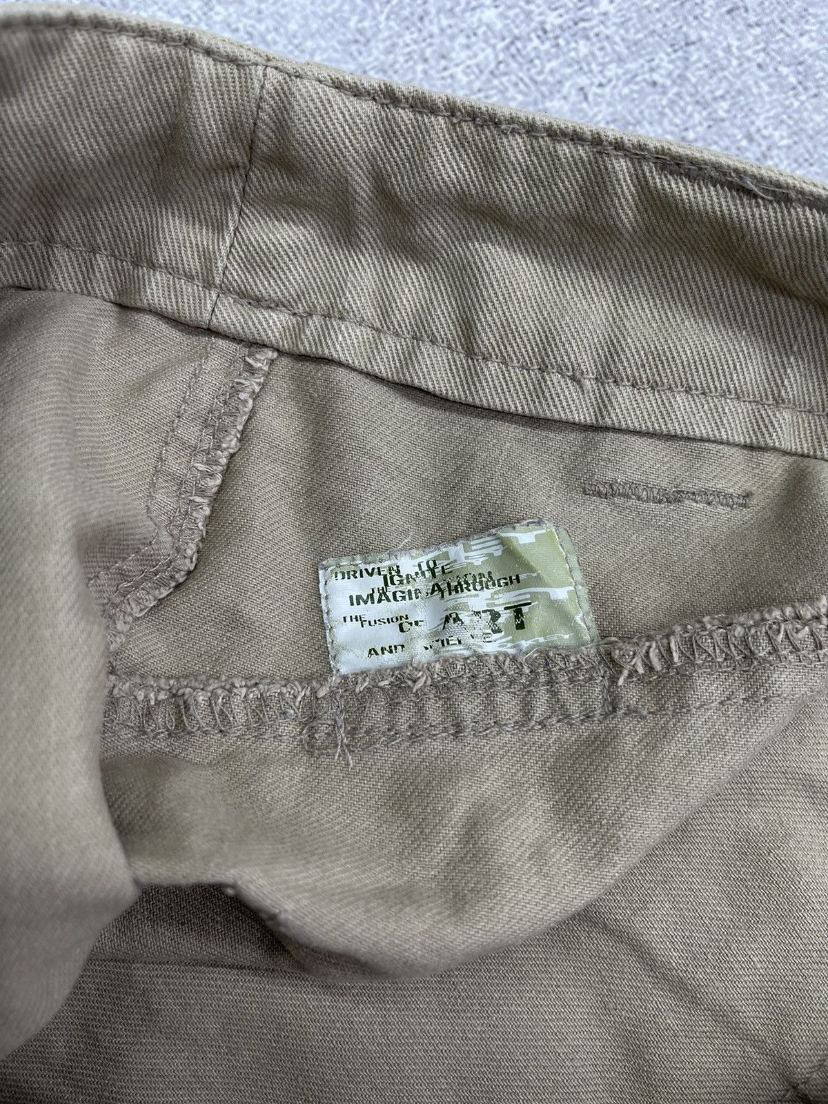 Oakley Vintage Oakley Shorts Beige Y2K Size US 34 / EU 50 - 12 Thumbnail