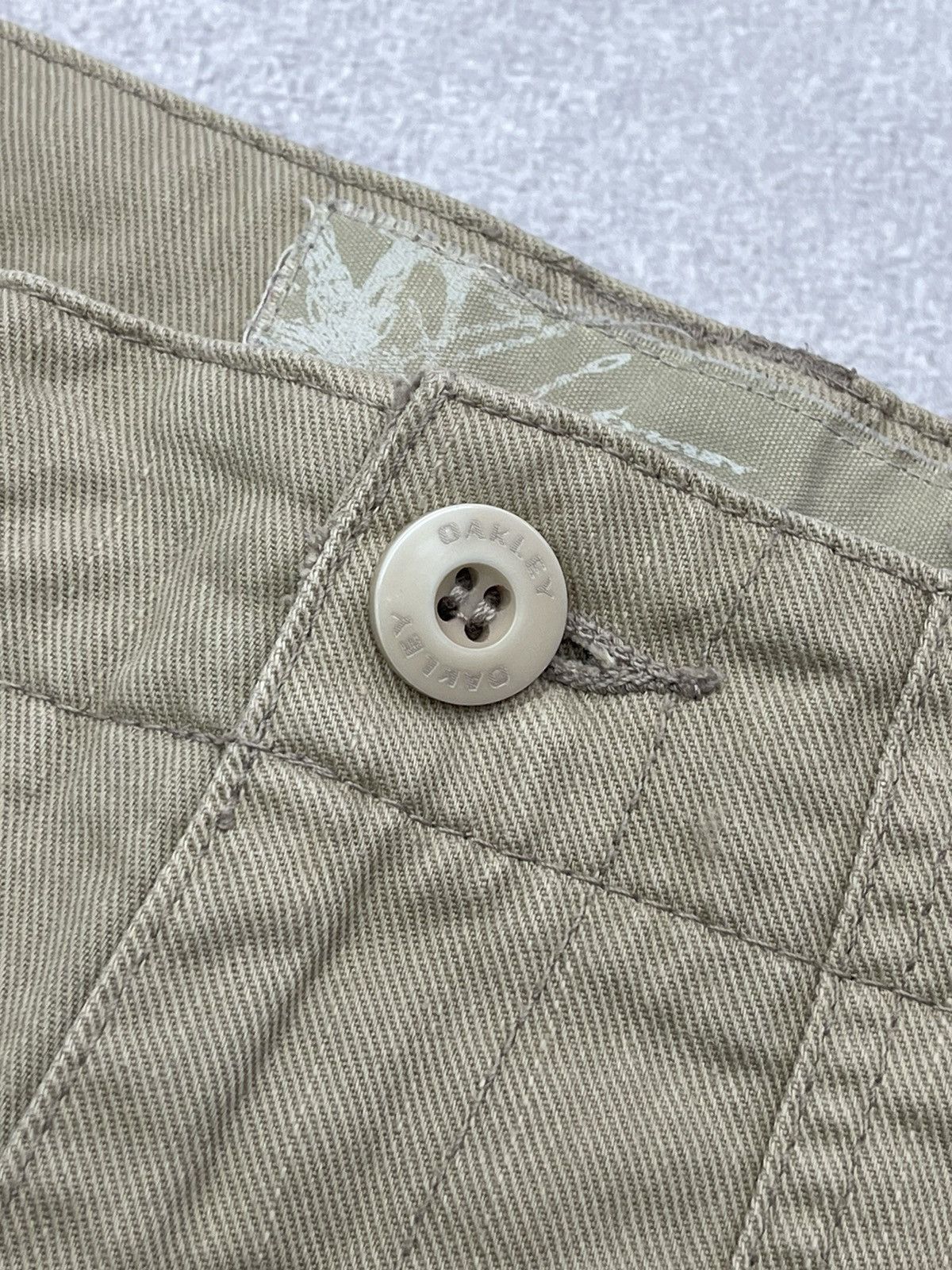 Oakley Vintage Oakley Shorts Beige Y2K Size US 34 / EU 50 - 8 Thumbnail