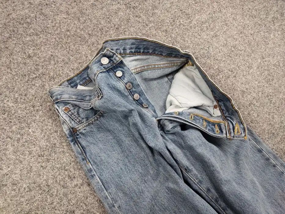 Levi's Vintage Levis 501 mens classic USA wash Denim Jeans Size US 33 - 7 Thumbnail