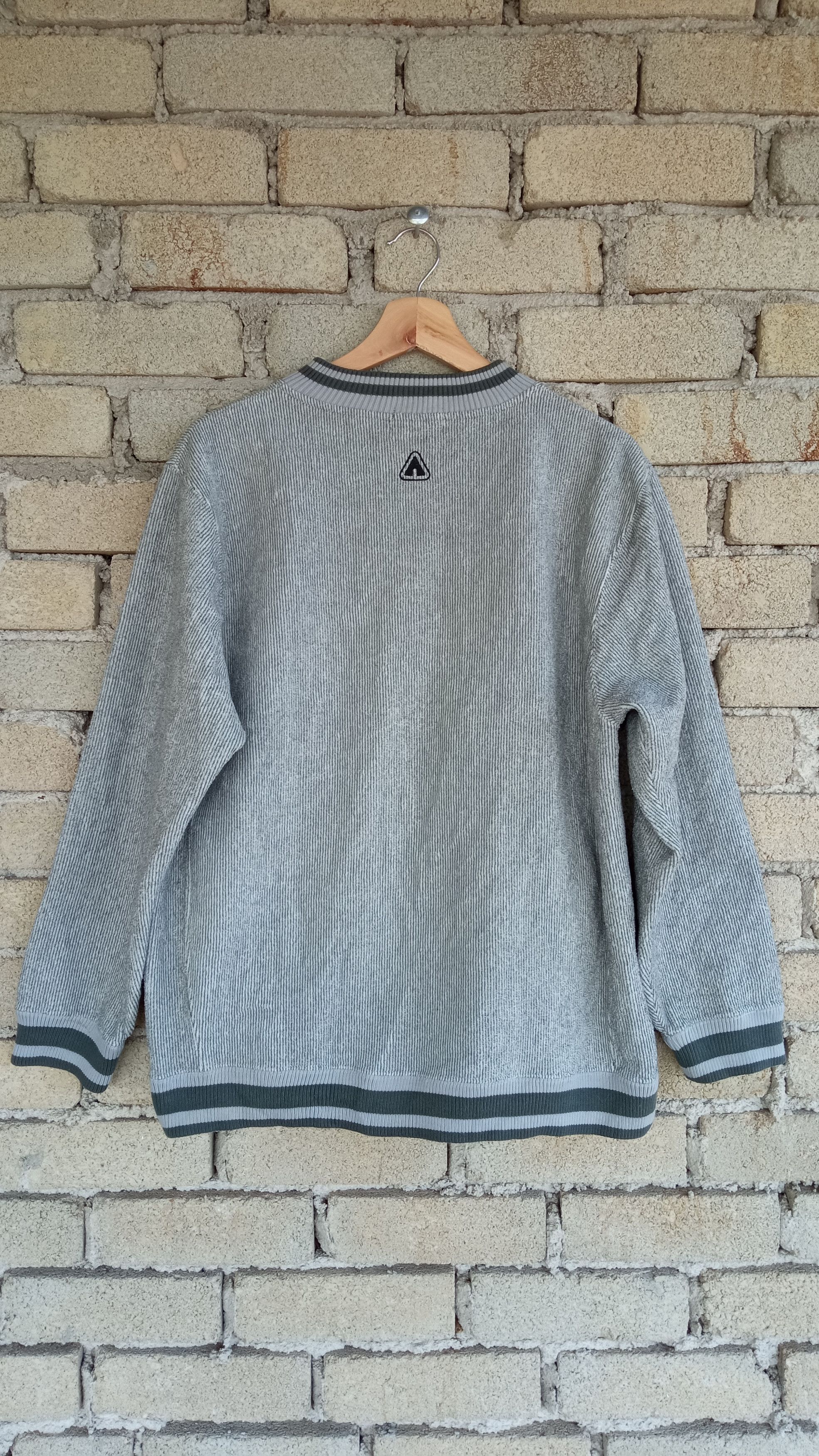 Airwalk × Japanese Brand × Vintage 🔥🔥Airwalk Spell Out Logo Sweatshirt Size US M / EU 48-50 / 2 - 8 Thumbnail