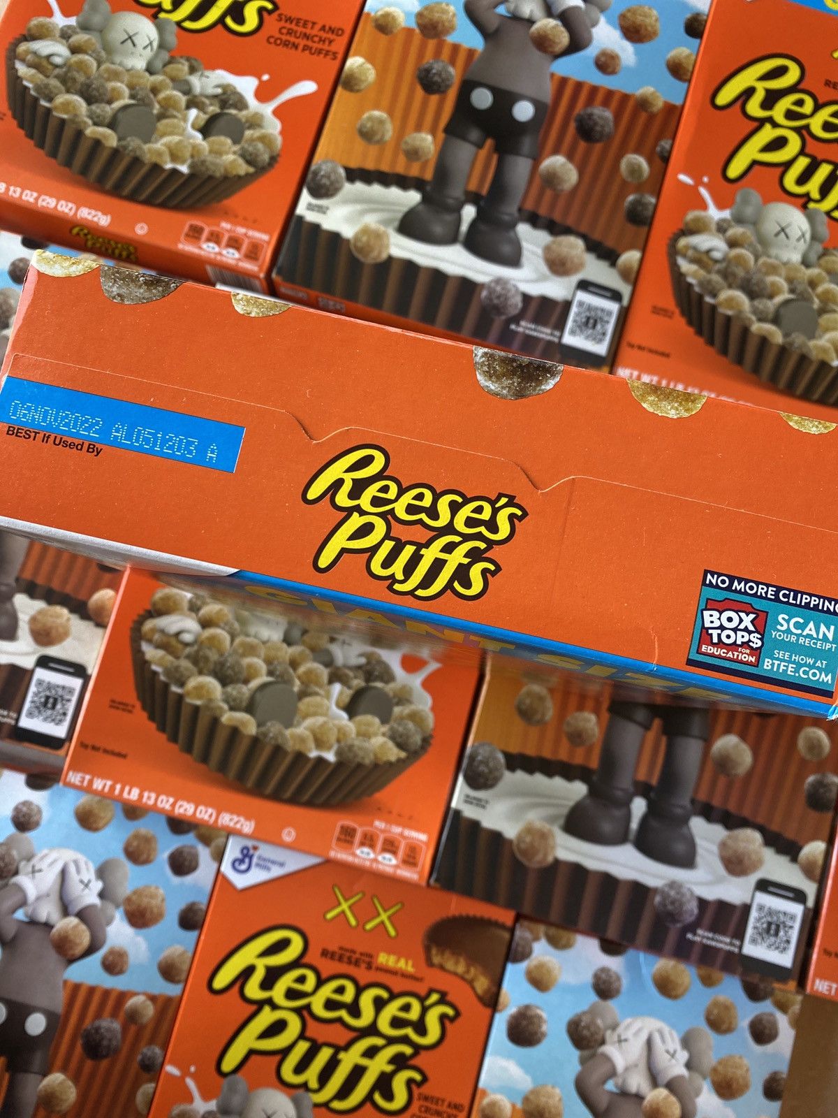 Boîte De Céréales Reeses Puffs édition Limitée KAWS Taille Géante - Collector Rare 2021