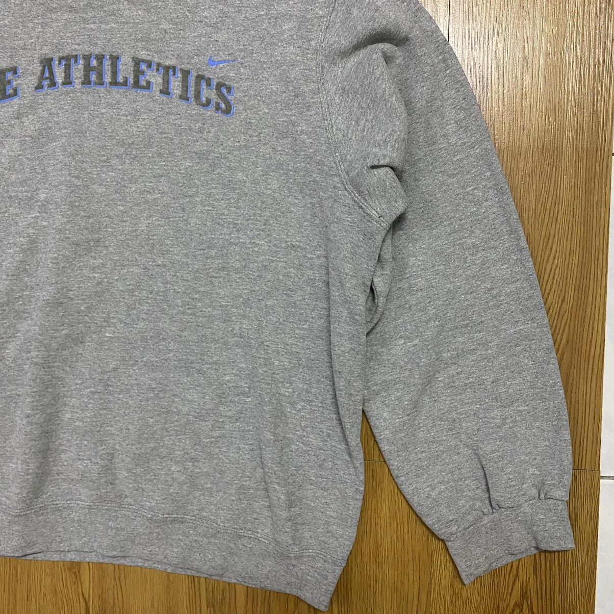 Nike Vintage Nike Athletics Spellout Sweatshirt Size US L / EU 52-54 / 3 - 2 Thumbnail