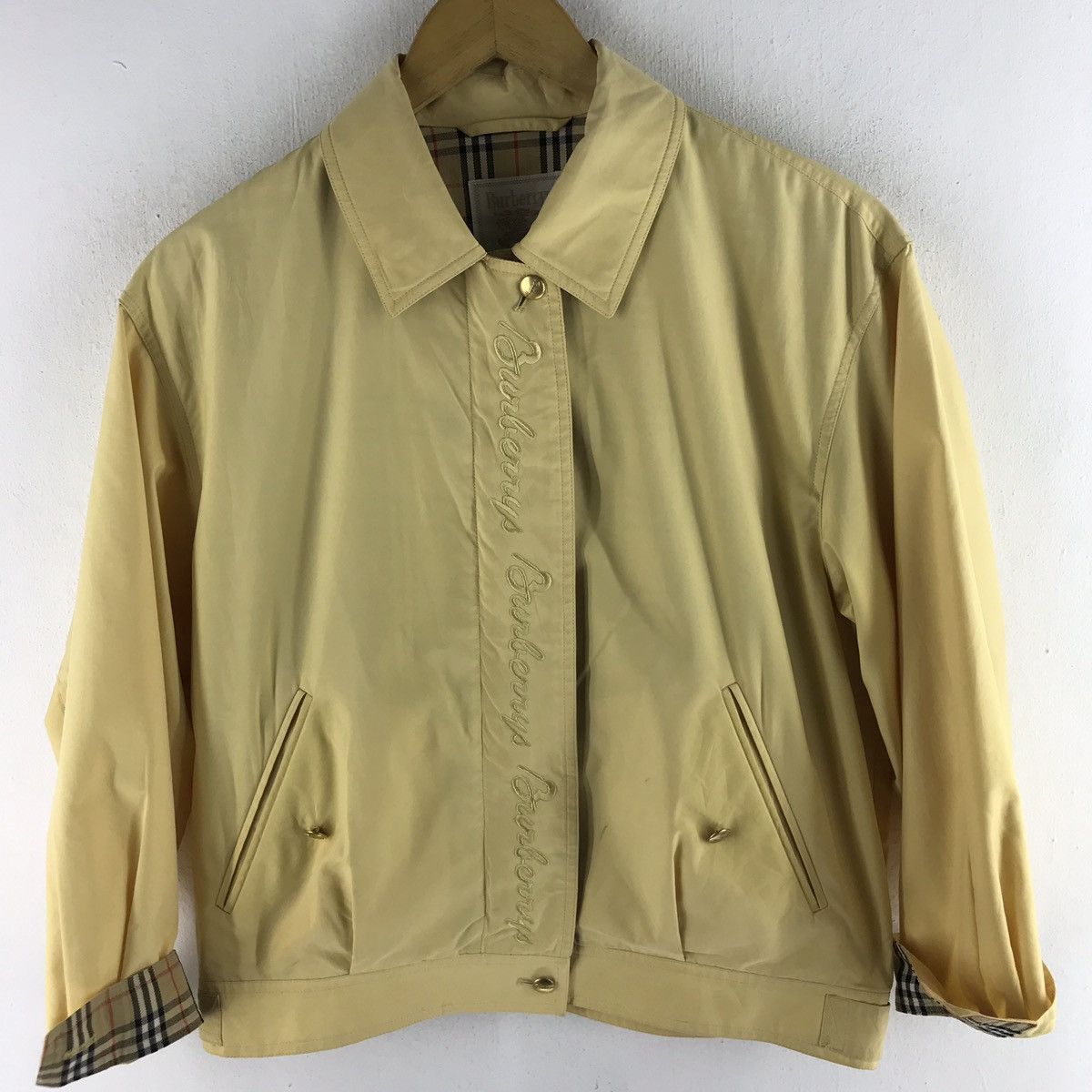 Burberry Vintage Burberry nova check lining Light Jacket Size US S / EU 44-46 / 1 - 7 Thumbnail