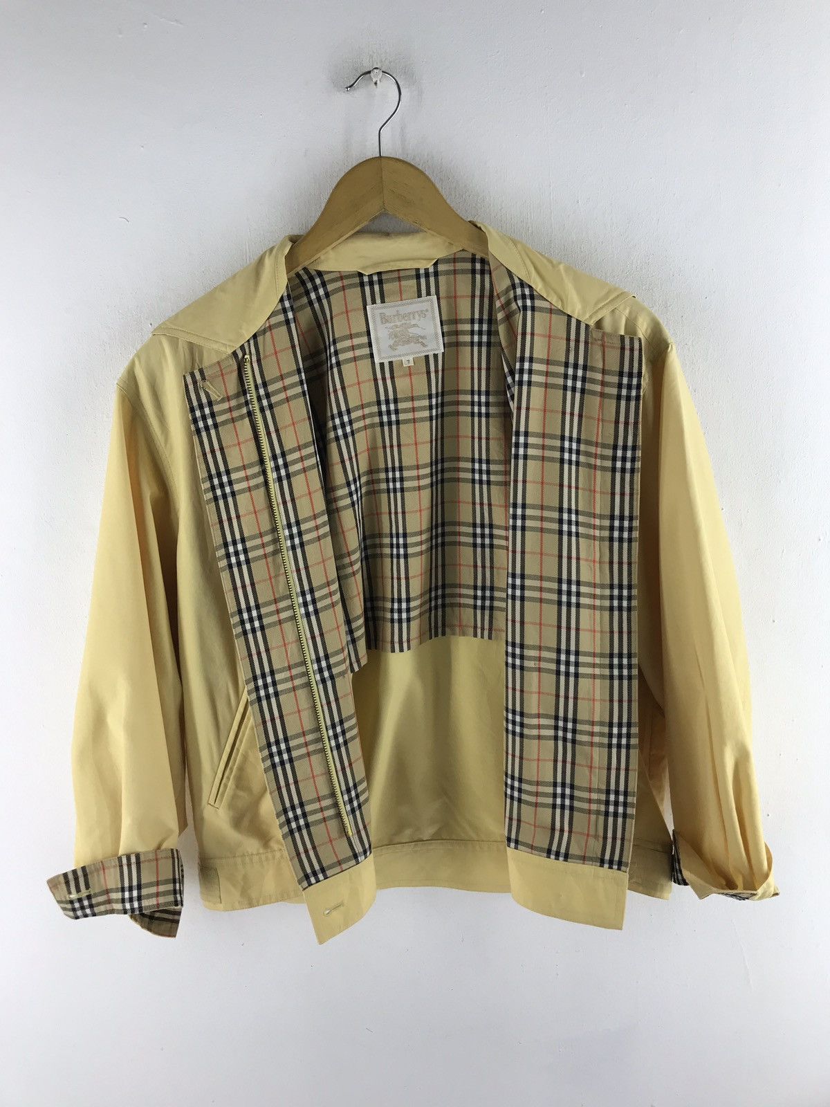 Burberry Vintage Burberry nova check lining Light Jacket Size US S / EU 44-46 / 1 - 4 Thumbnail