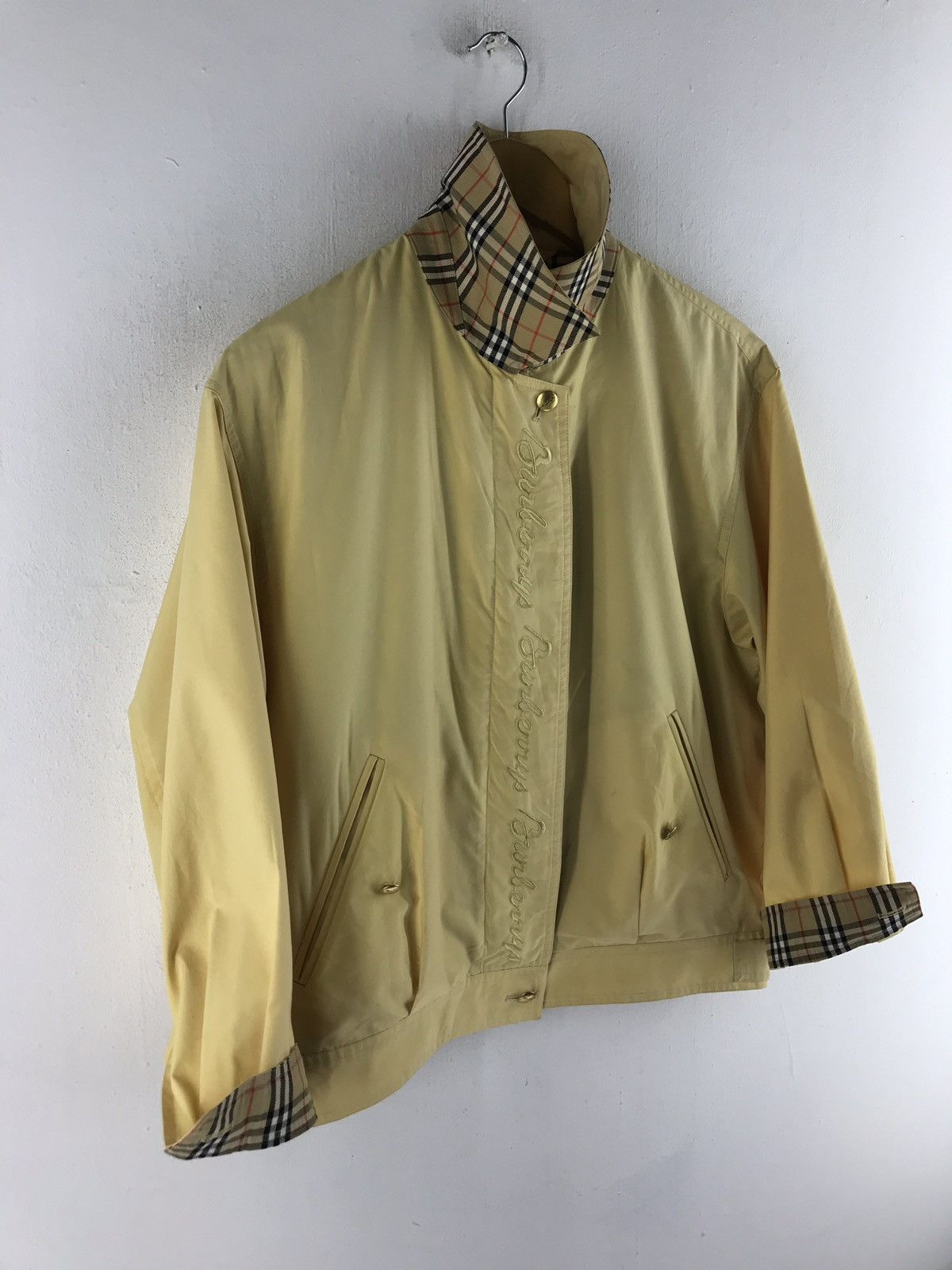 Burberry Vintage Burberry nova check lining Light Jacket Size US S / EU 44-46 / 1 - 3 Thumbnail