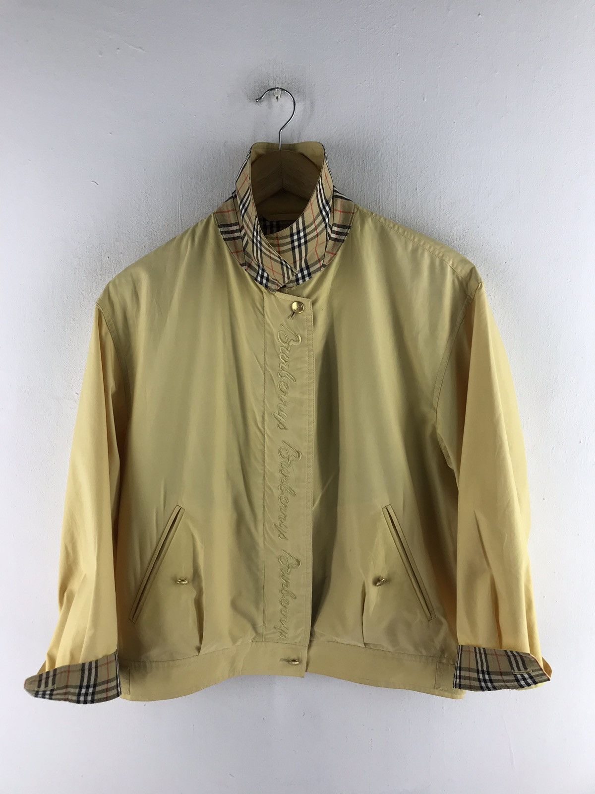 Burberry Vintage Burberry nova check lining Light Jacket Size US S / EU 44-46 / 1 - 1 Thumbnail